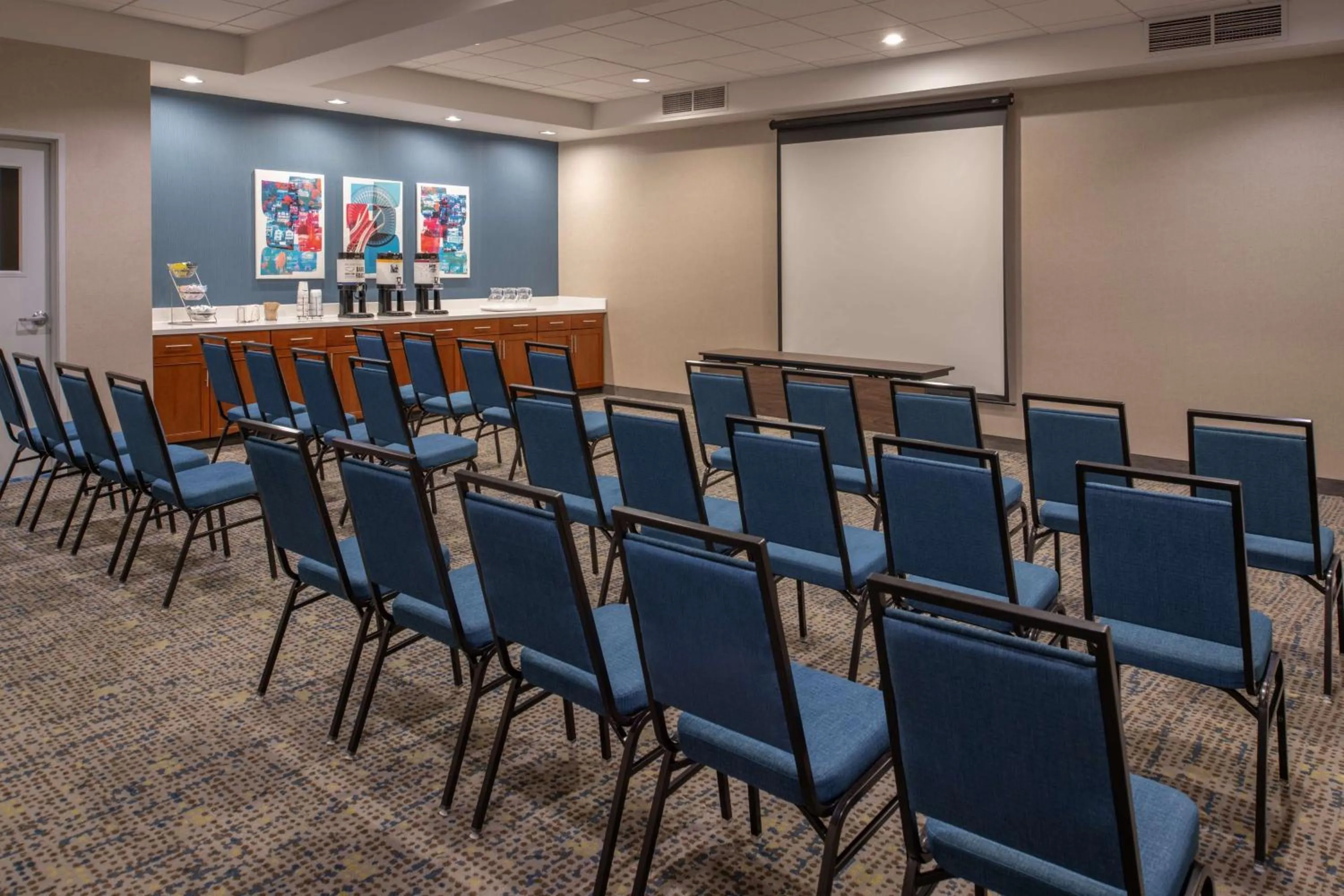 Meeting/conference room in Hampton Inn and Suites Seattle - Airport / 28th Avenue