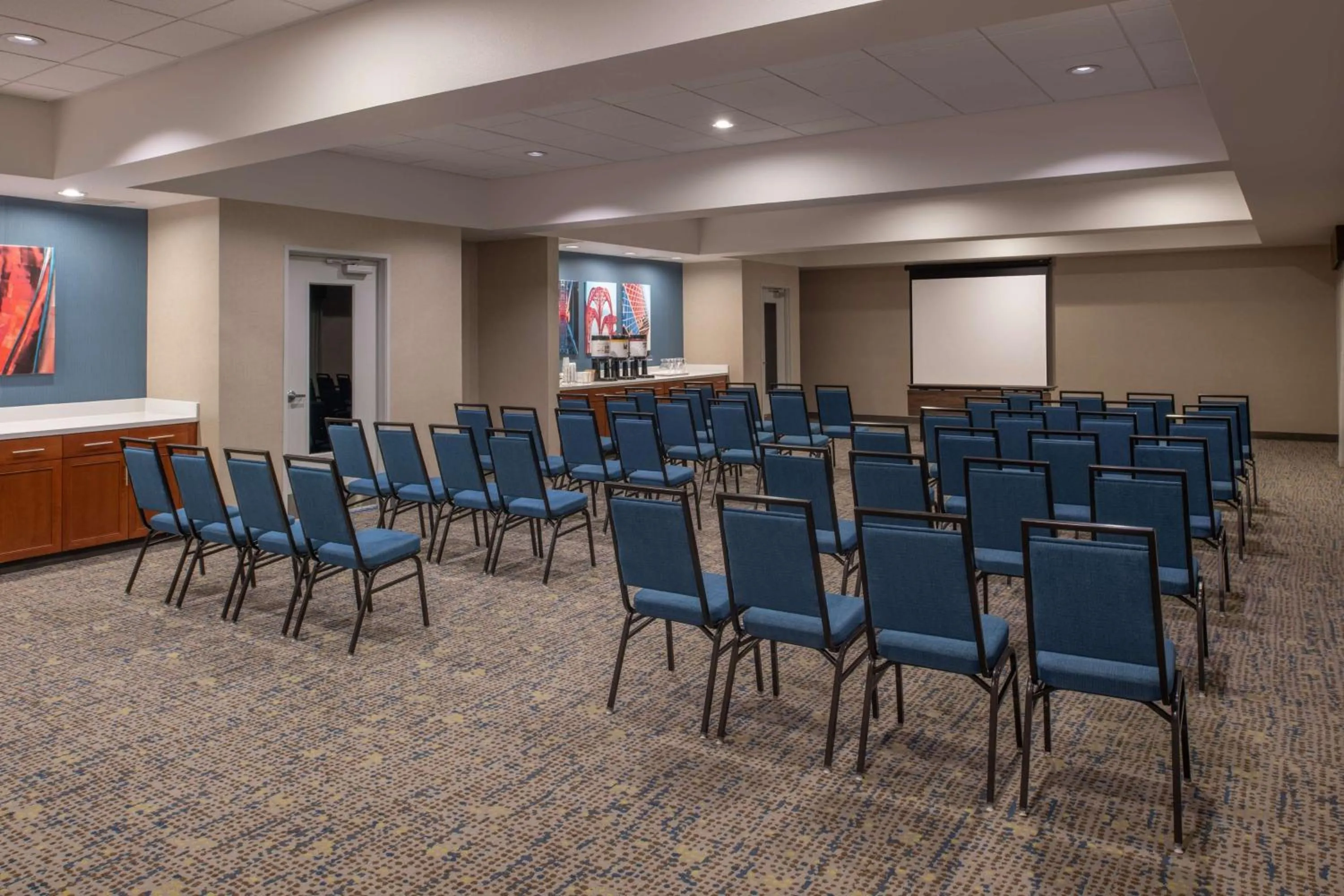 Meeting/conference room in Hampton Inn and Suites Seattle - Airport / 28th Avenue