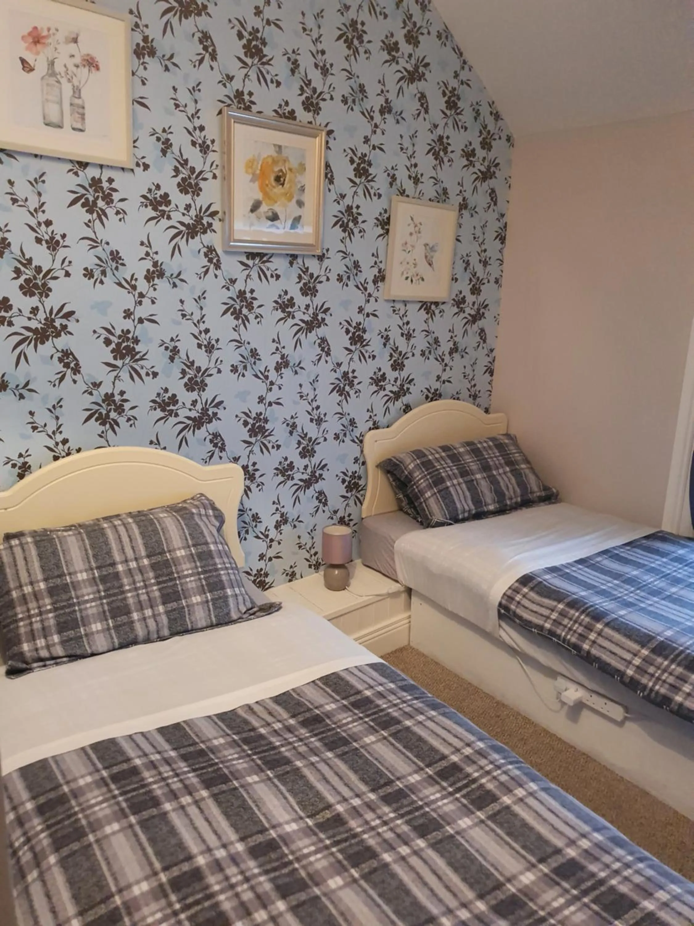 Bed in Gordon's Guesthouse