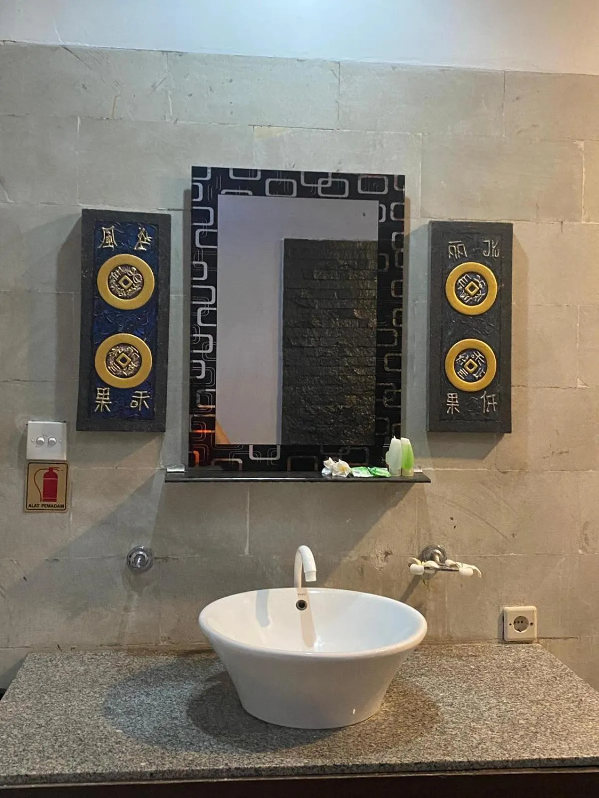 Bathroom in Tropica Gili Total Body Fit - Free Access Gym and Coworking Space