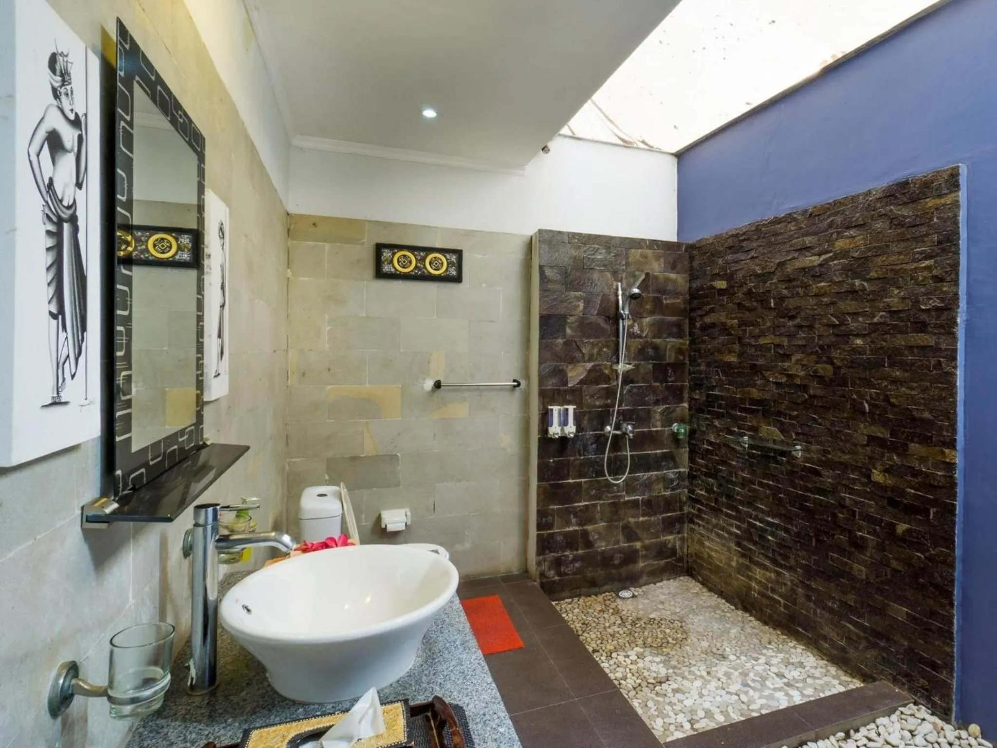 Bathroom in Tropica Gili Total Body Fit - Free Access Gym and Coworking Space