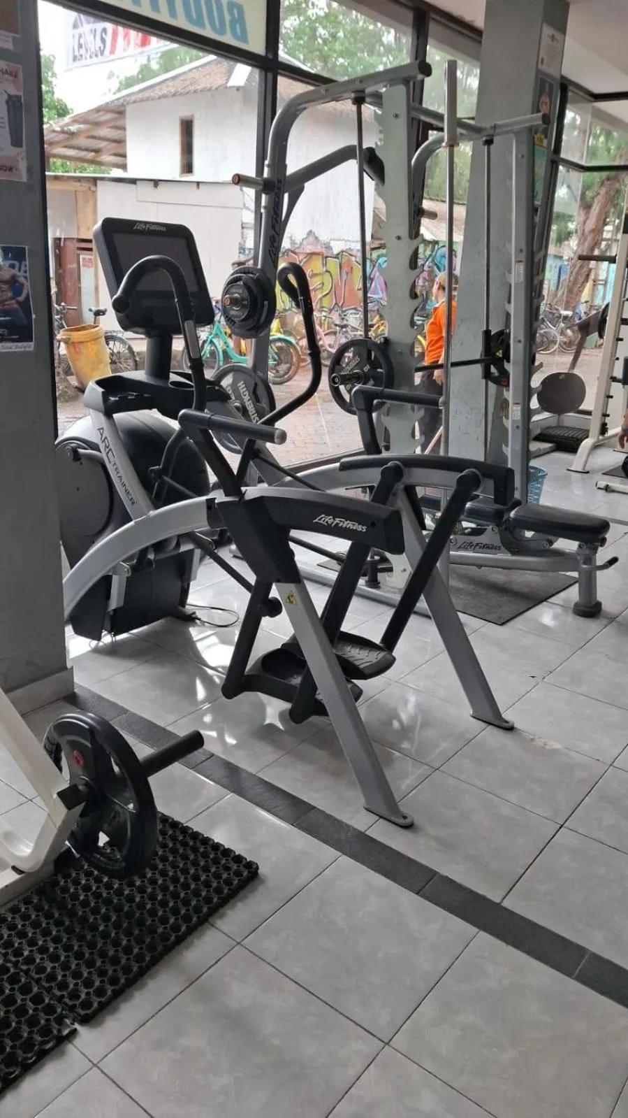 Fitness centre/facilities in Tropica Gili Total Body Fit - Free Access Gym and Coworking Space