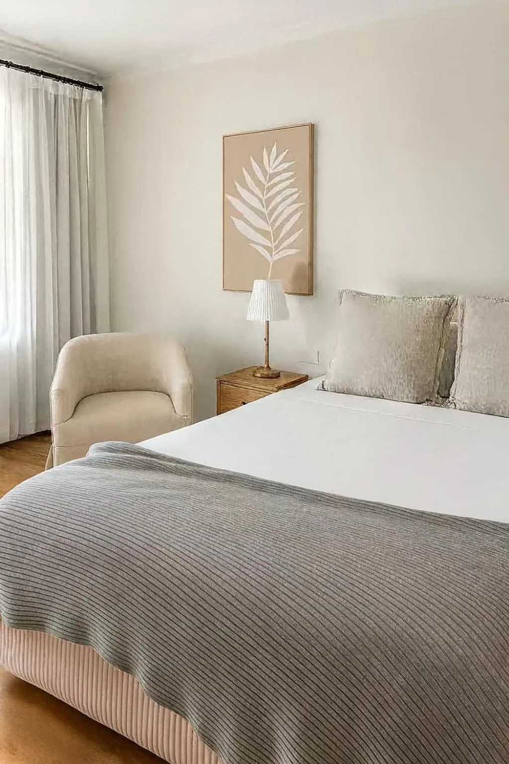 Bed in Cooks Endeavour Motor Inn