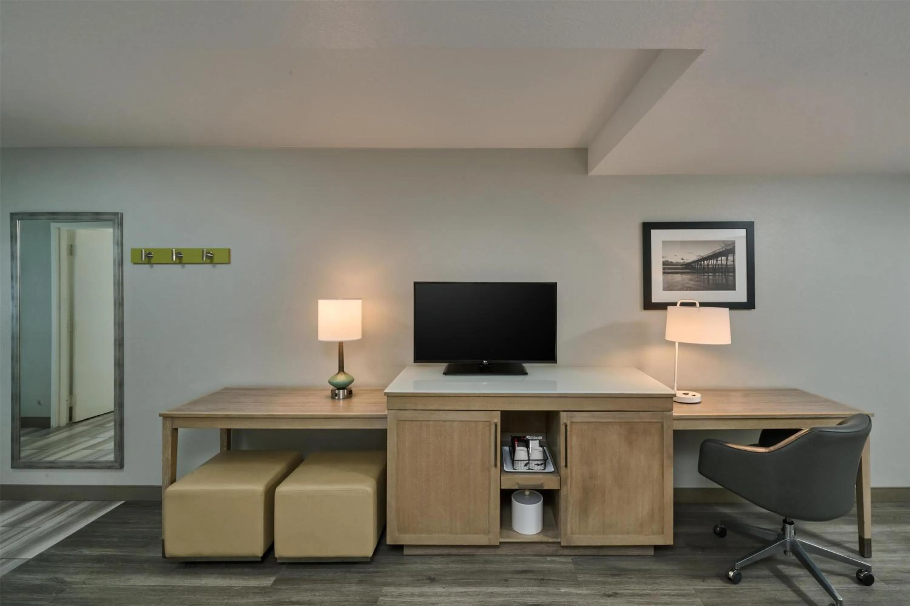 Bedroom in Hampton Inn & Suites Hermosa Beach