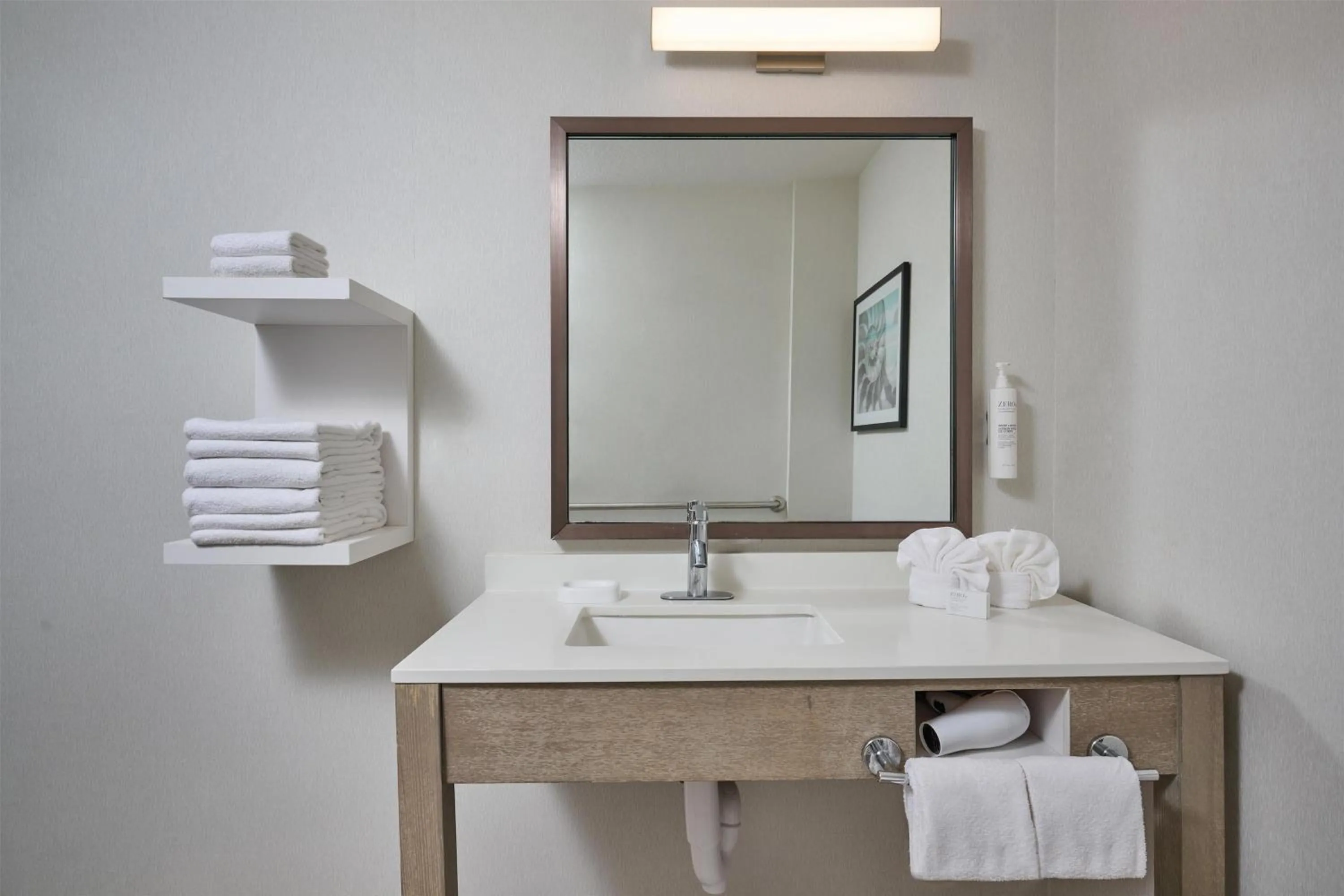 Bathroom in Hampton Inn & Suites Hermosa Beach