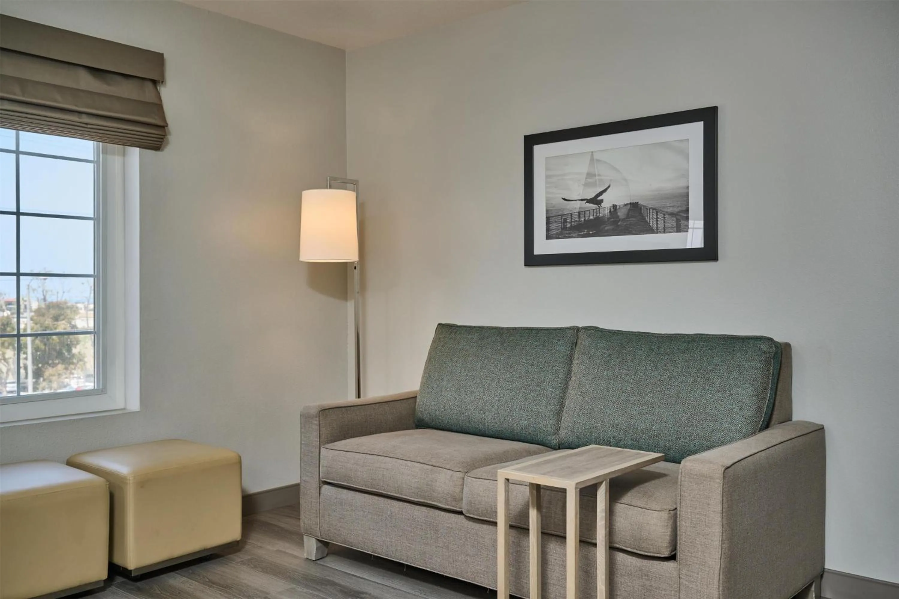 Living room in Hampton Inn & Suites Hermosa Beach