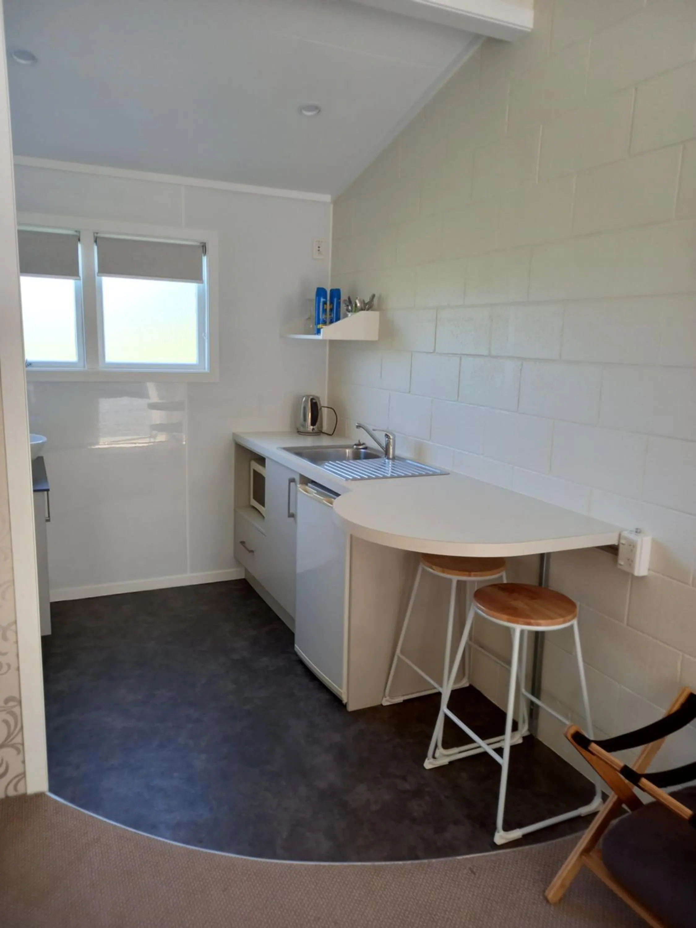 Kitchen or kitchenette in Tower Road Motel