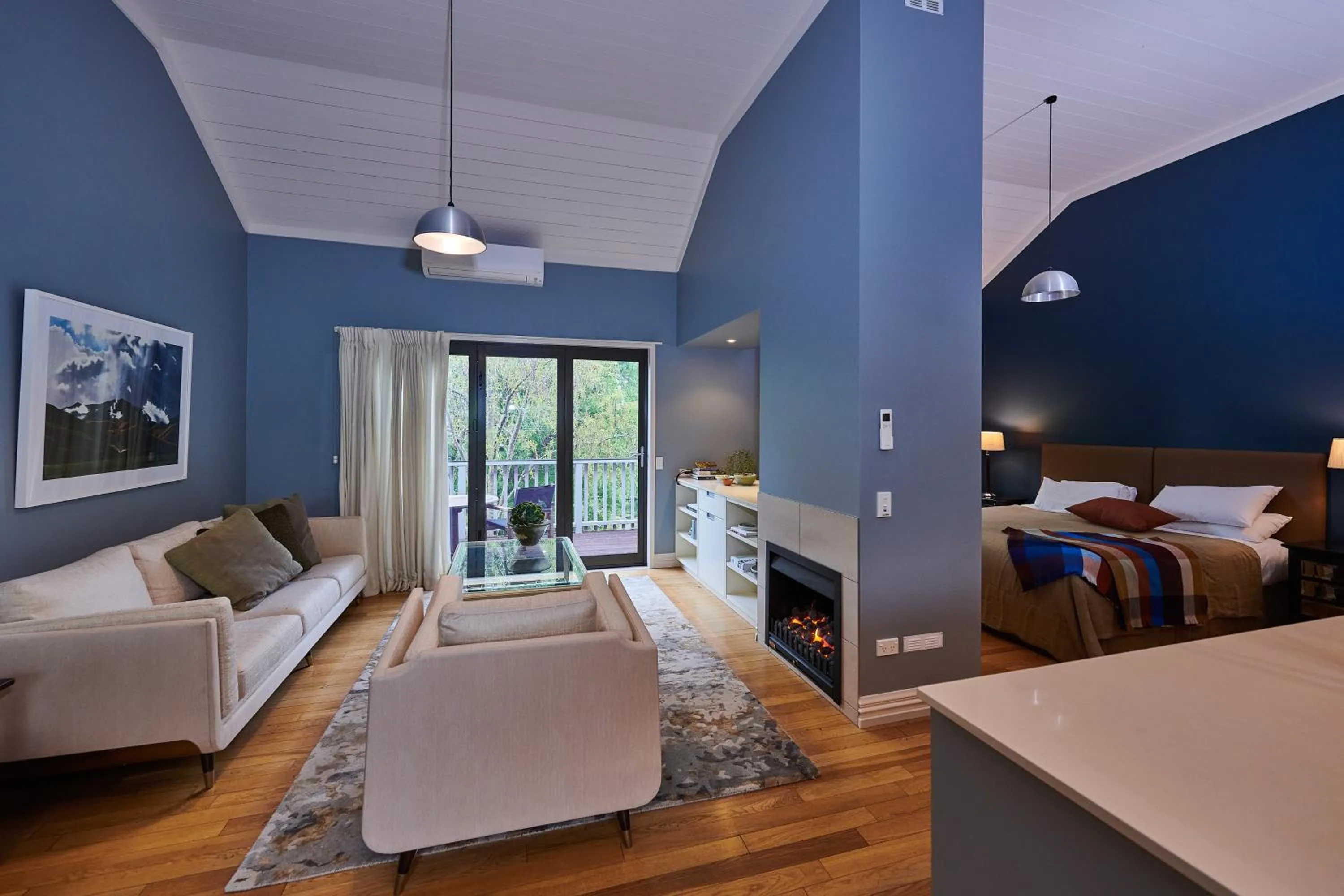 Photo of the whole room, Bed in Parehua Resort