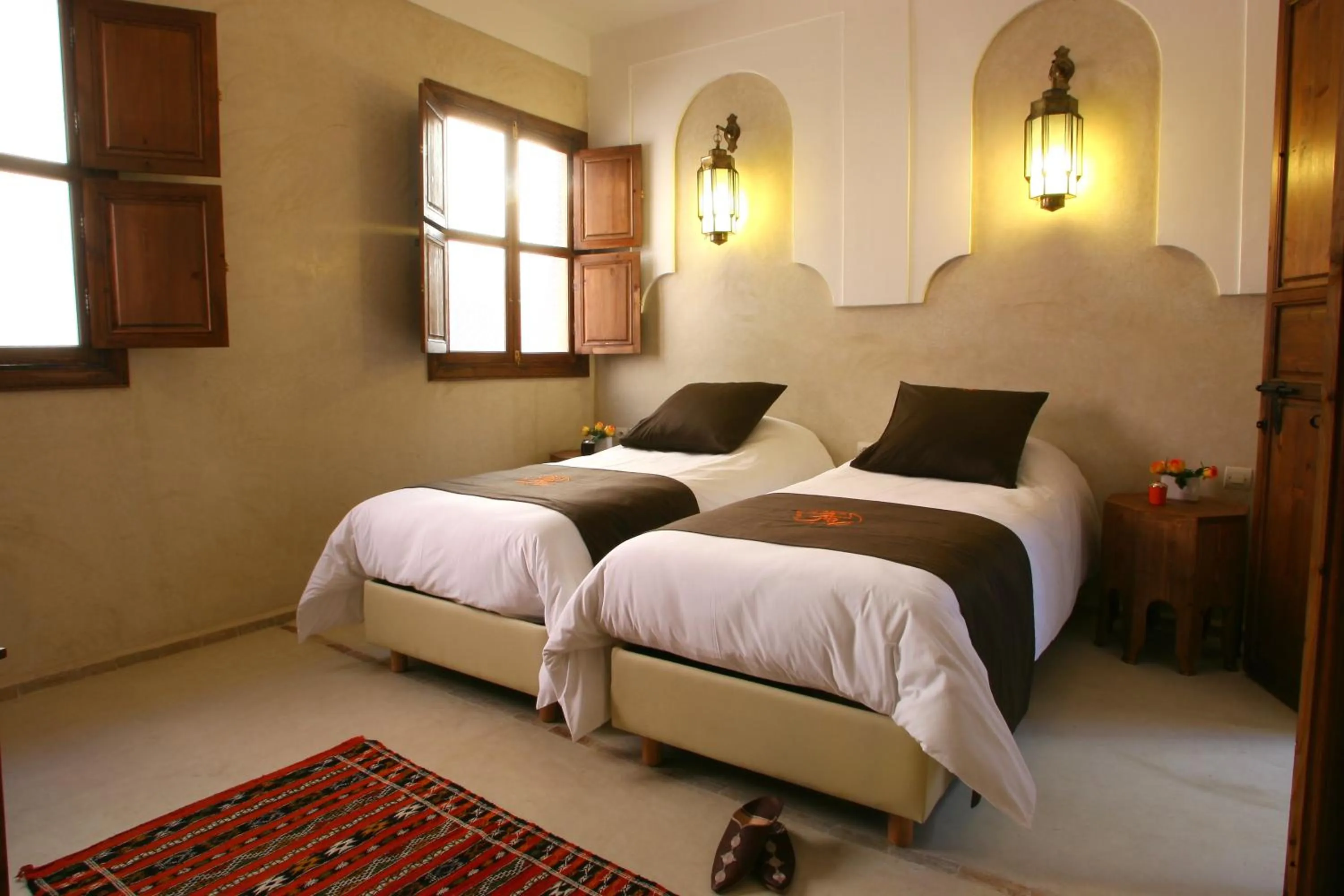 Shower, Bed in Riad CHERRATA