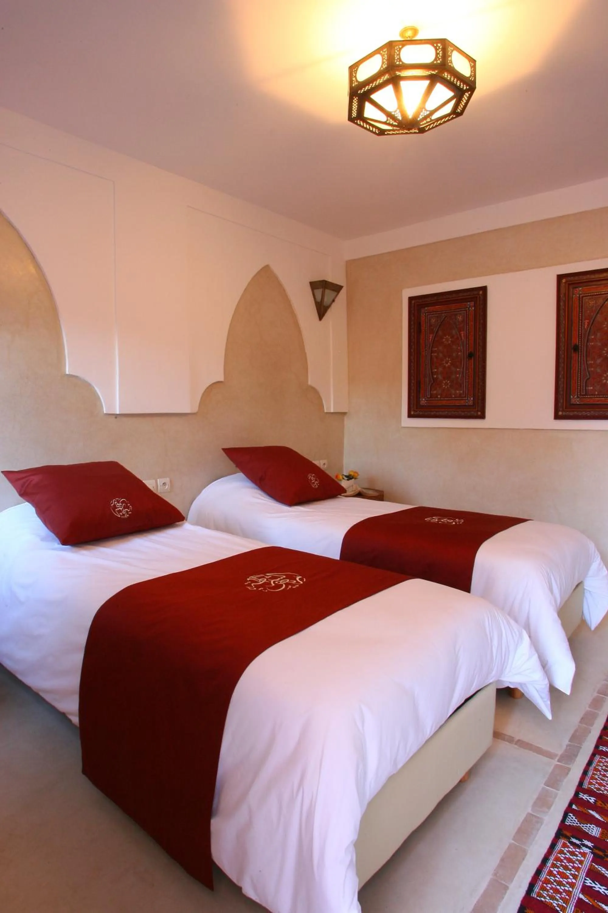 Shower, Bed in Riad CHERRATA
