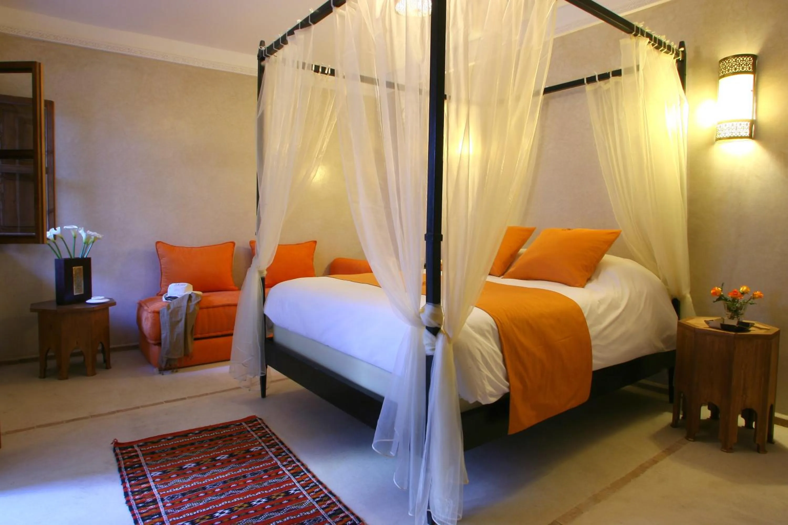 Shower, Bed in Riad CHERRATA