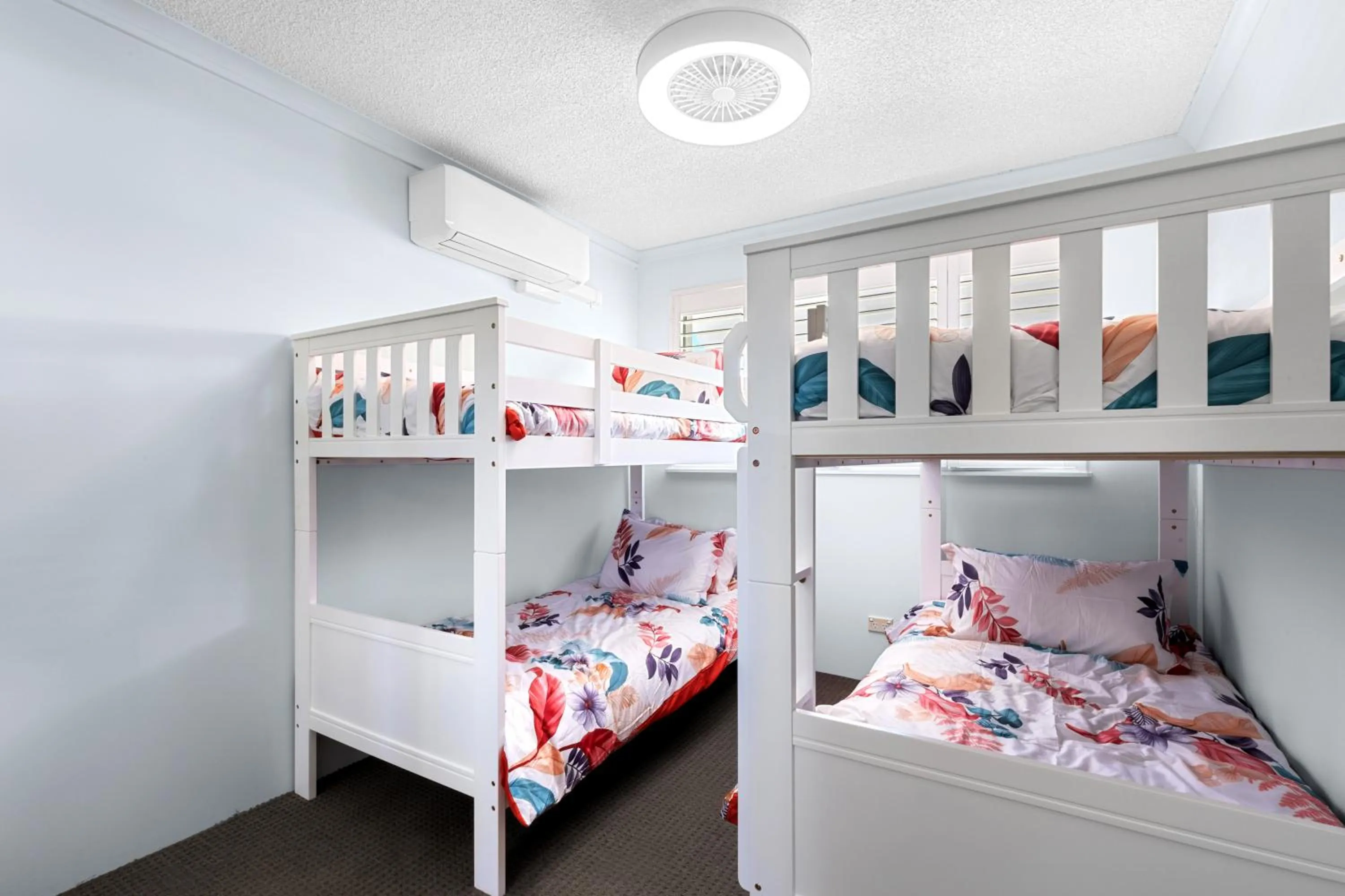 Bedroom, Bed in Kings Bay Apartments