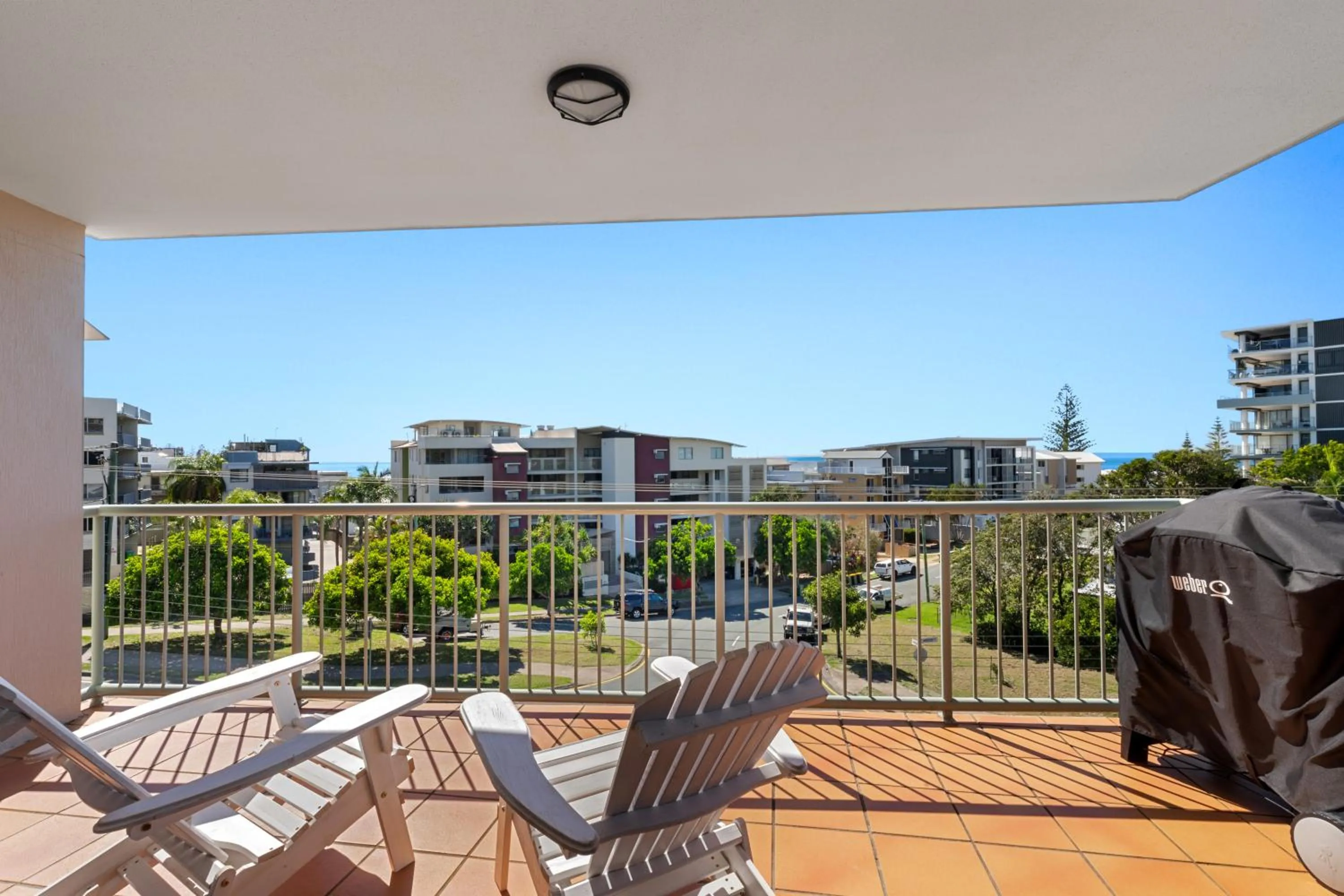 Balcony/Terrace in Kings Bay Apartments