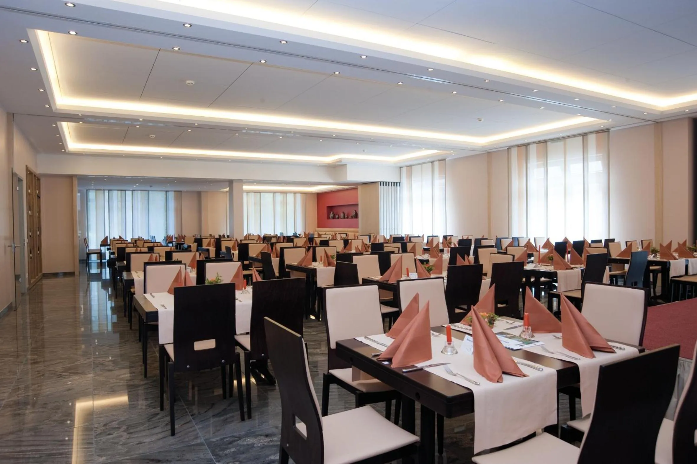 Restaurant/Places to Eat in Am Schlosspark