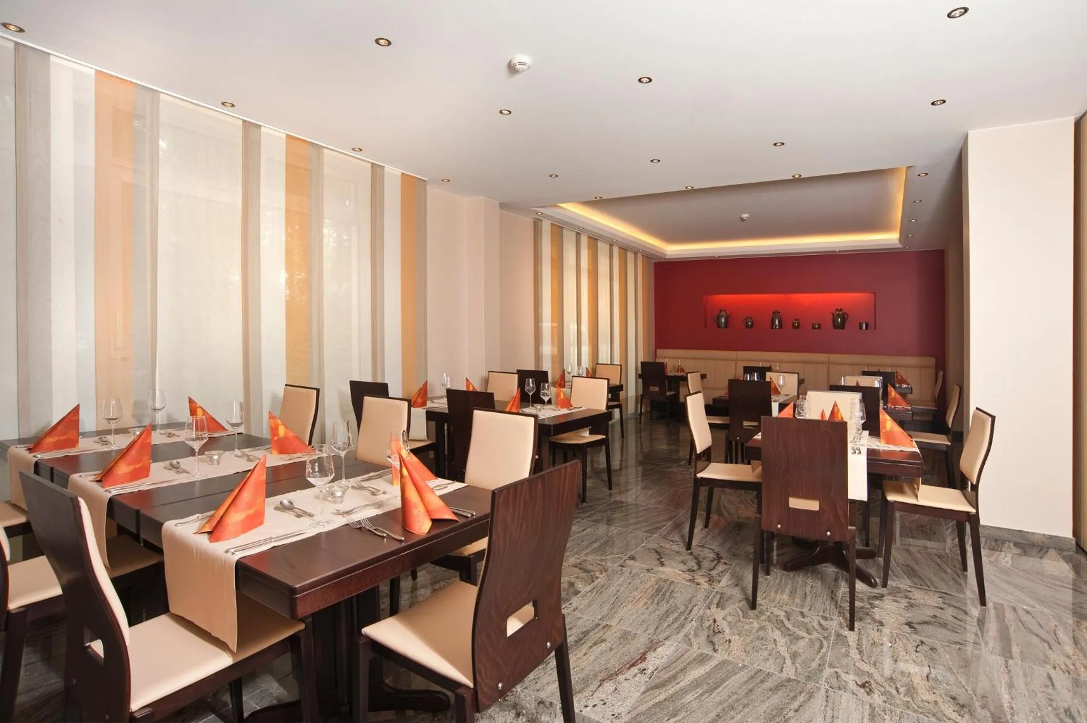 Restaurant/Places to Eat in Am Schlosspark