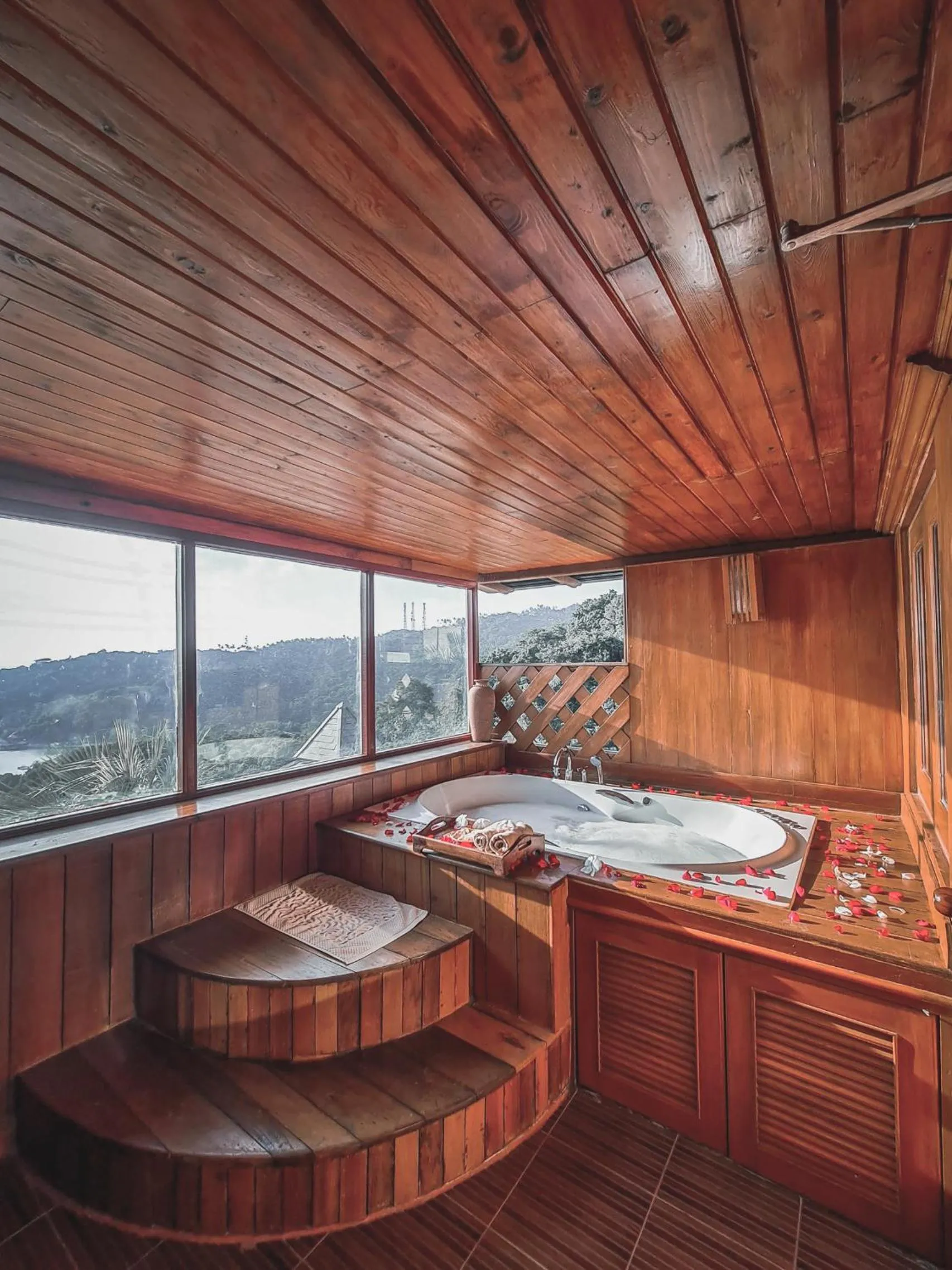 Hot Tub in Ko Tao Paradise Resort