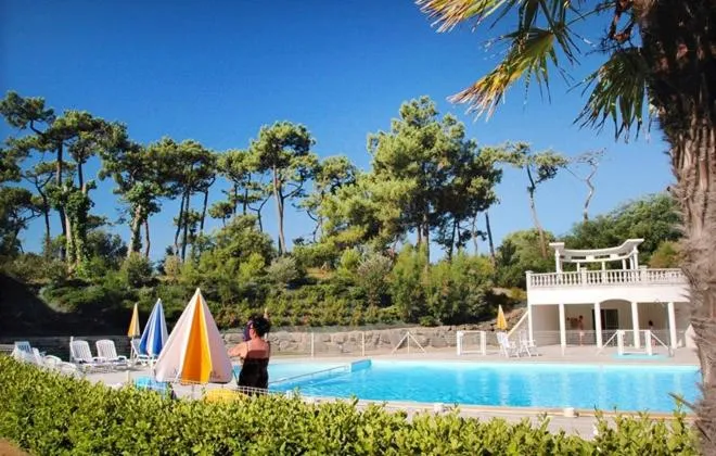 Property building in Residence Thalassa