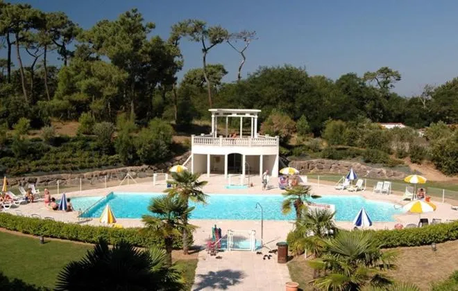 Property building in Residence Thalassa