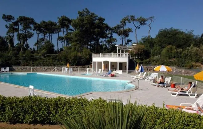 Property building in Residence Thalassa