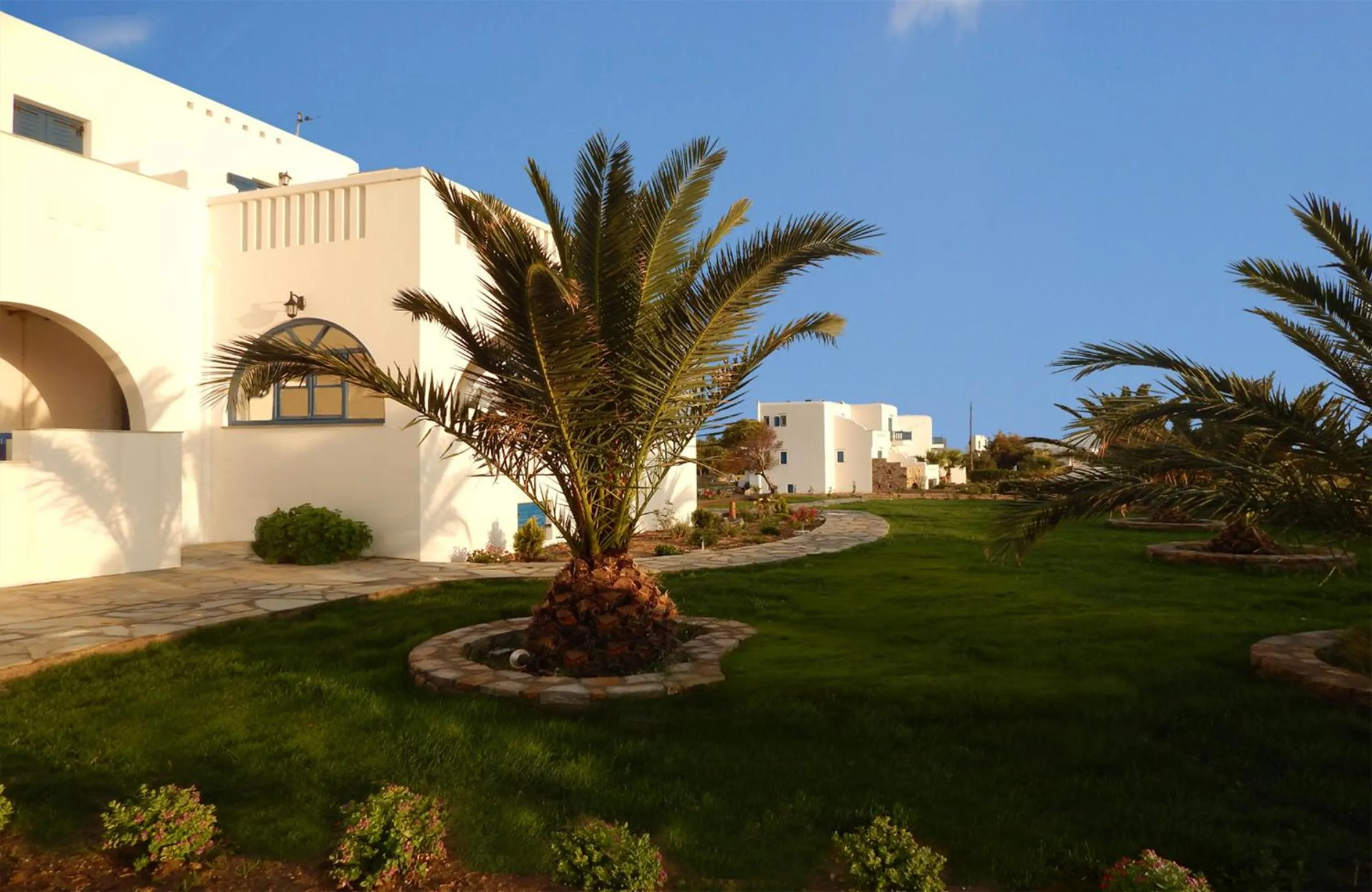 Property building in Dolphin Kastraki Studios