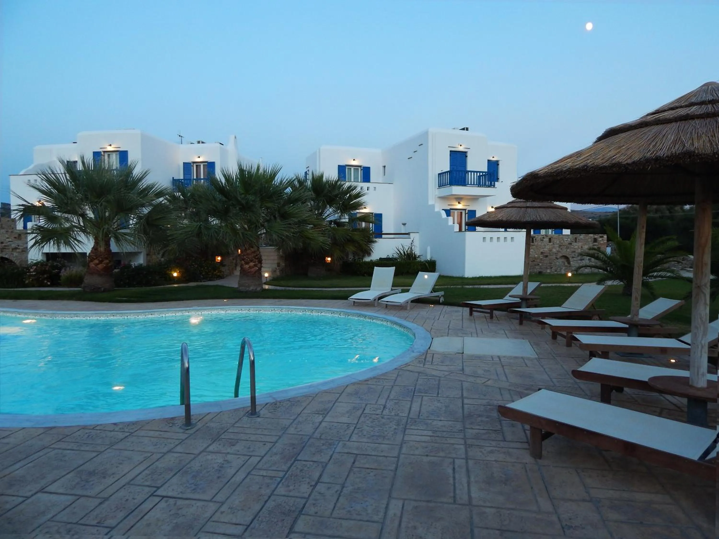 Facade/entrance in Dolphin Kastraki Studios