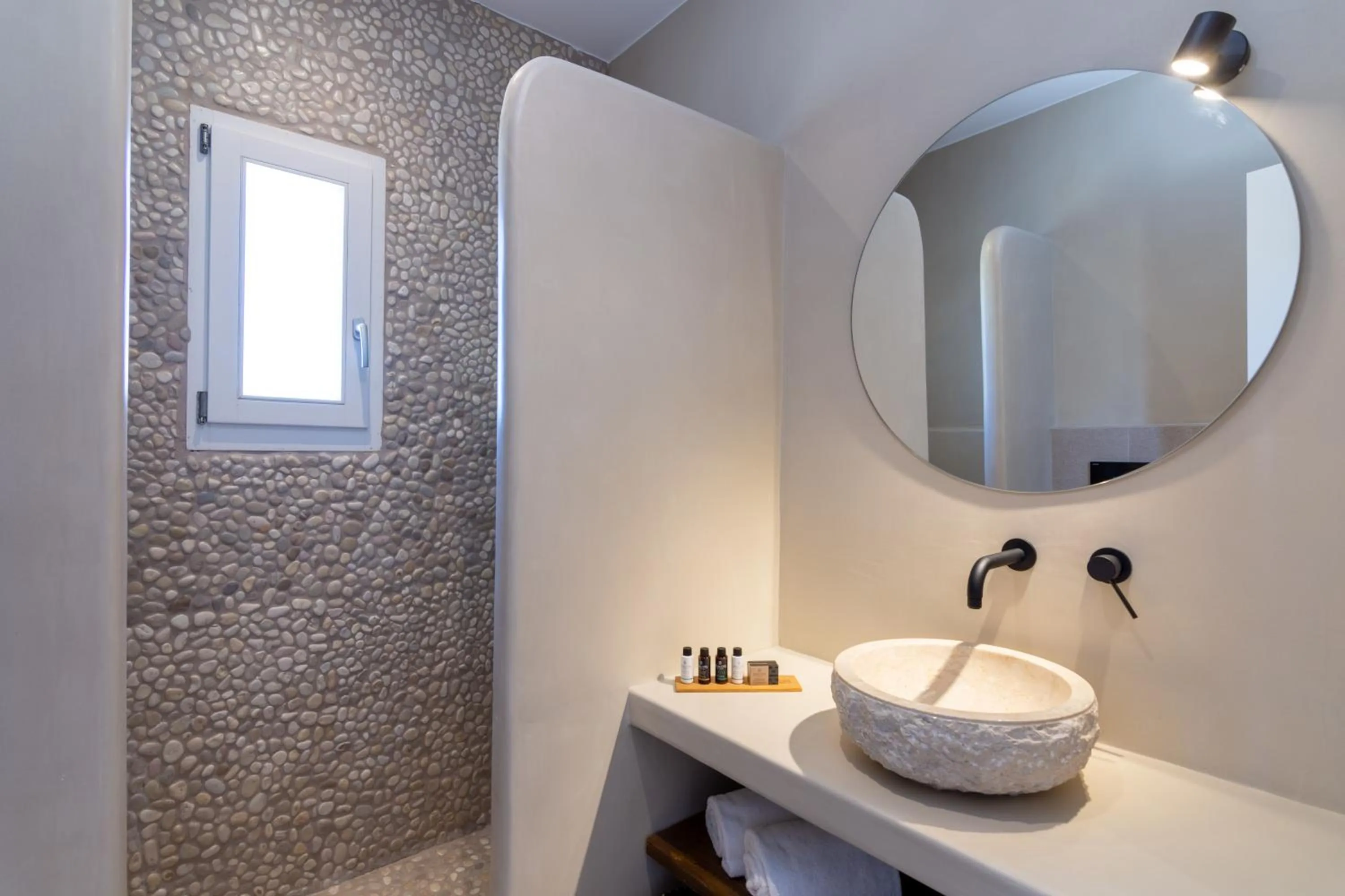 Bathroom in Dolphin Kastraki Studios