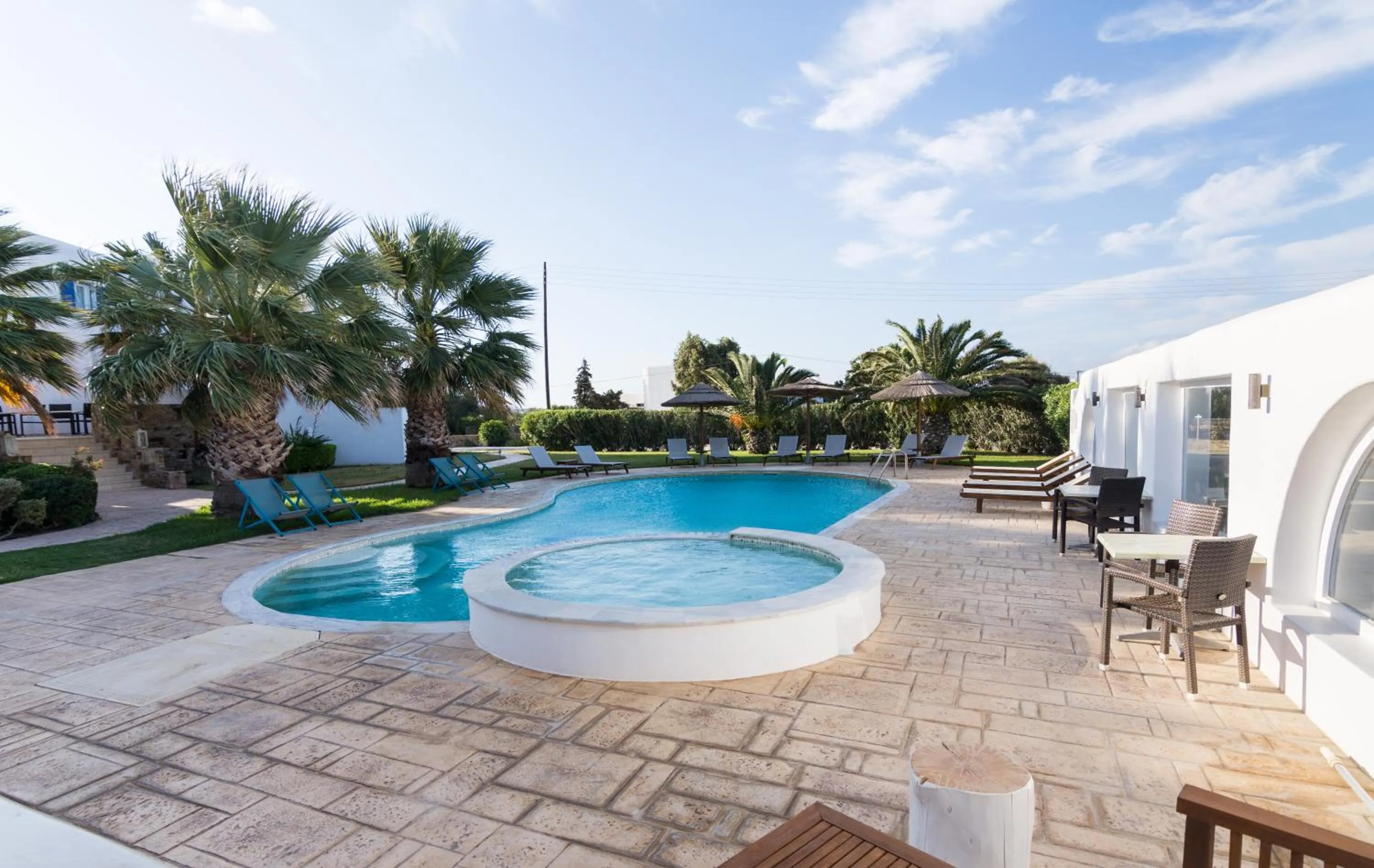 Swimming pool in Dolphin Kastraki Studios