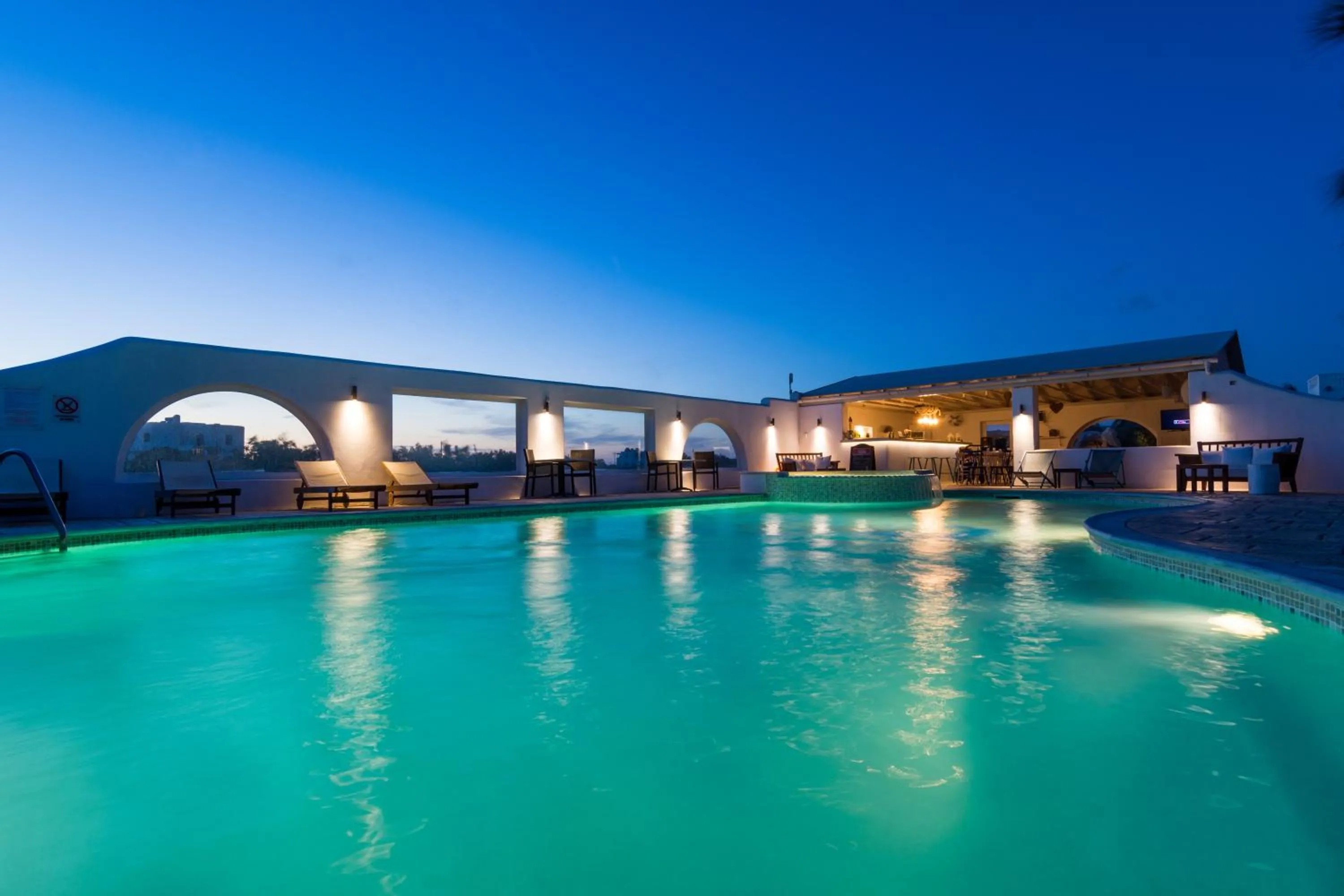 Pool view in Dolphin Kastraki Studios