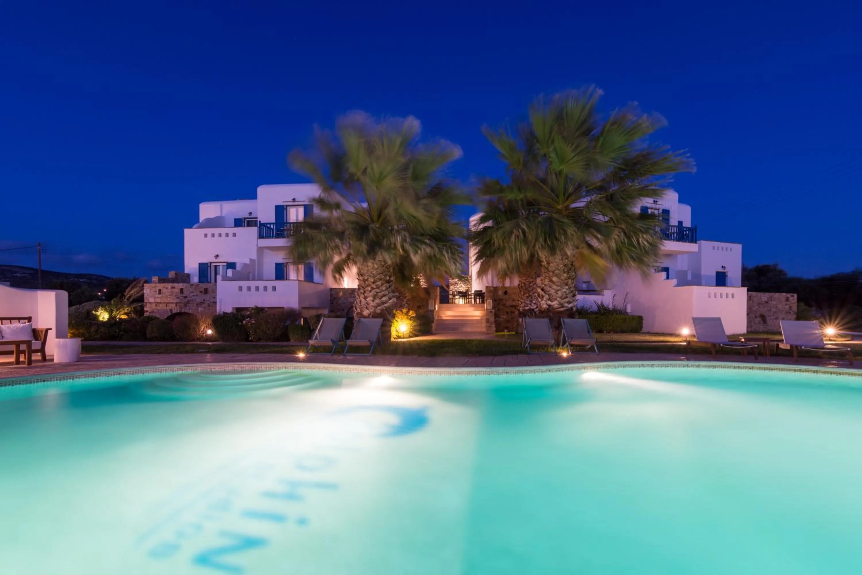 Facade/entrance in Dolphin Kastraki Studios