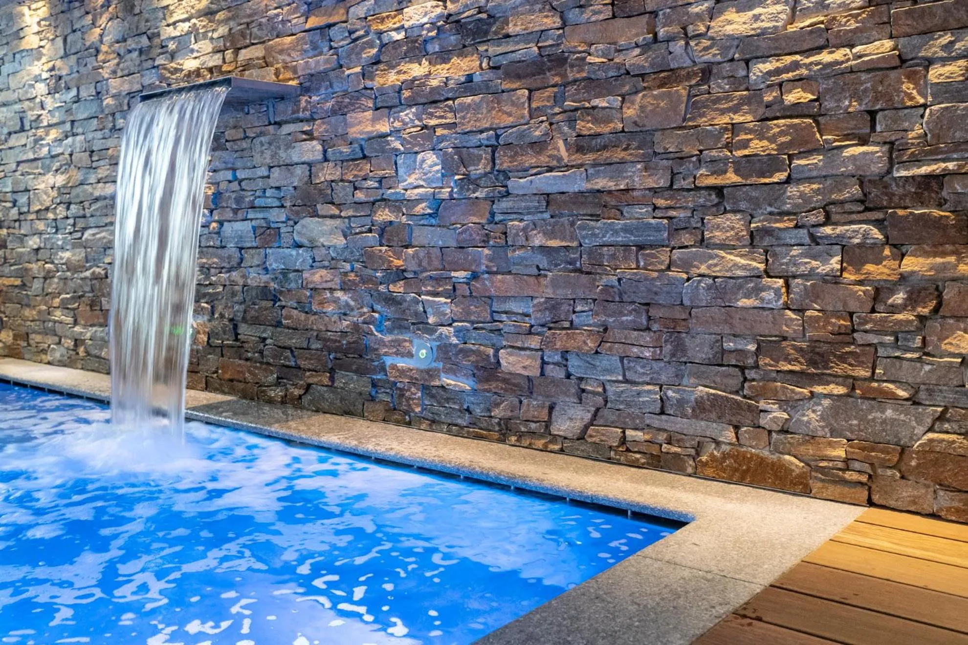 Hot Tub in Residence Hotel Miralago