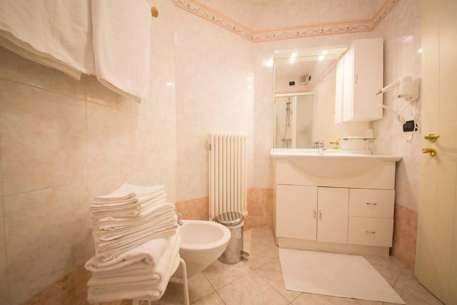 Bathroom in Residence Hotel Miralago