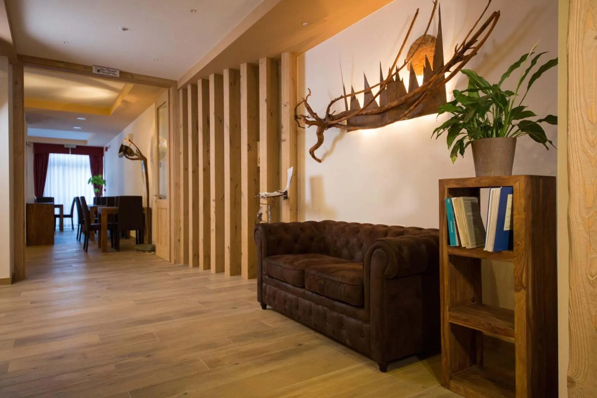 Communal lounge/ TV room in Residence Hotel Miralago