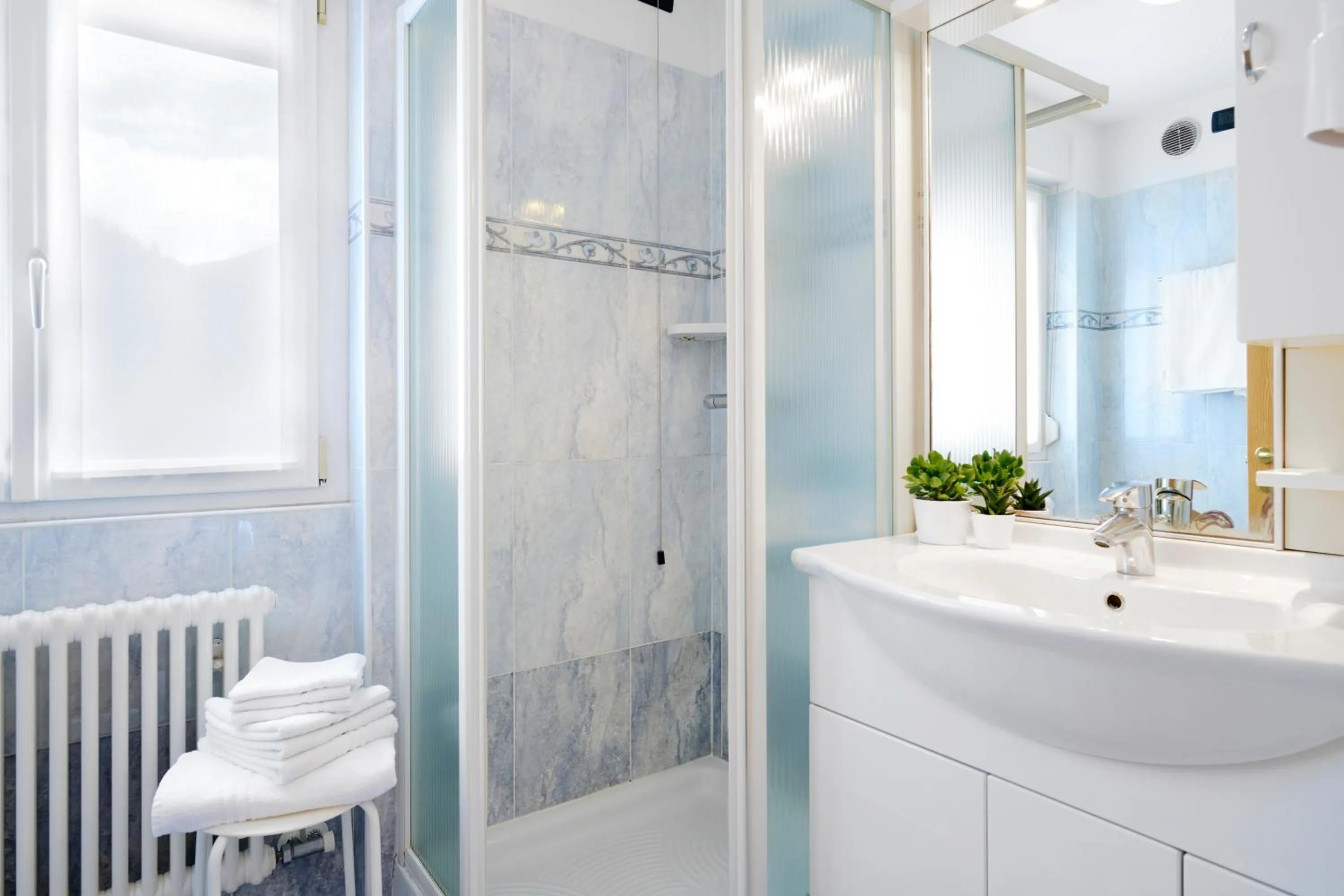 Shower in Residence Hotel Miralago