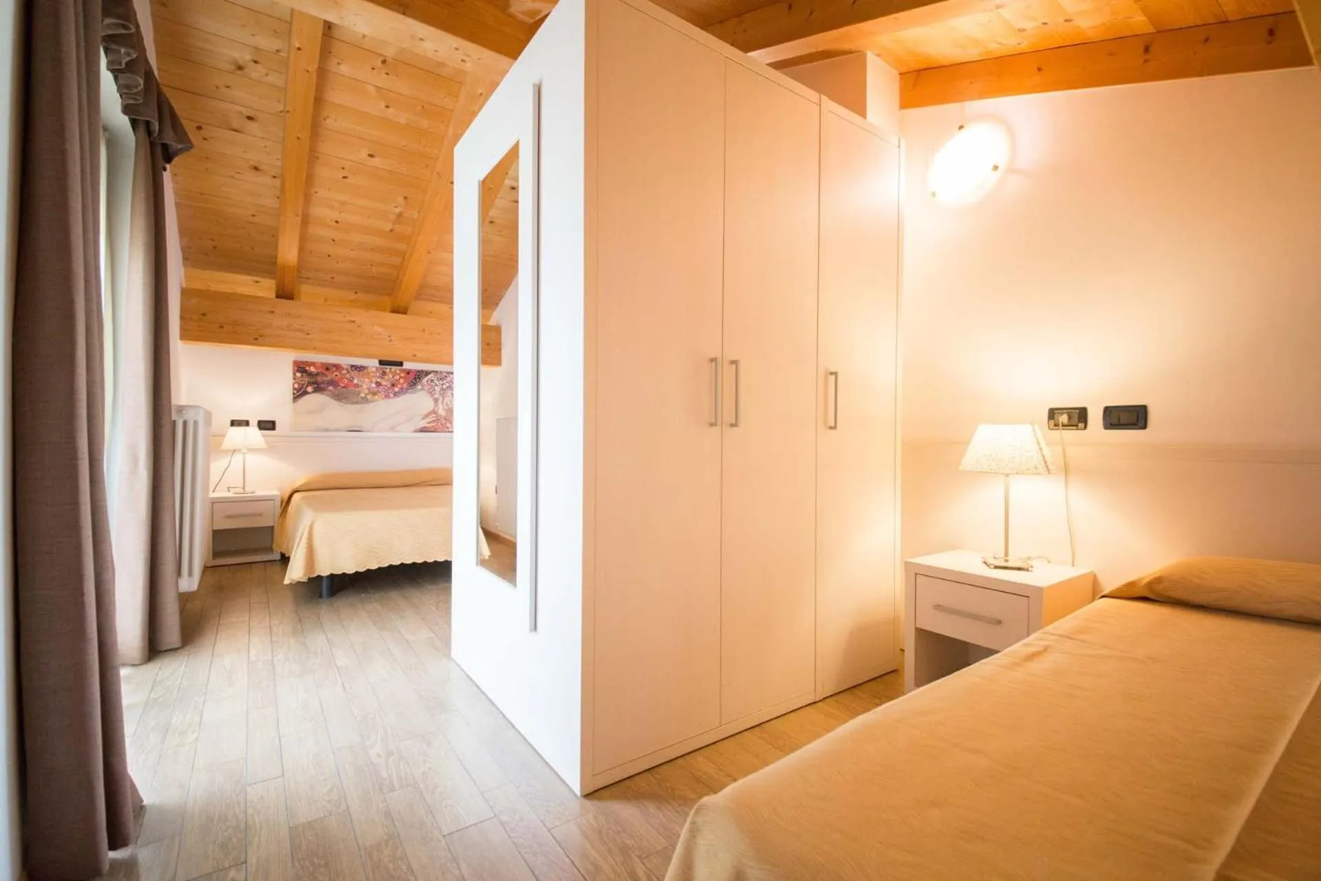 Bed in Residence Hotel Miralago