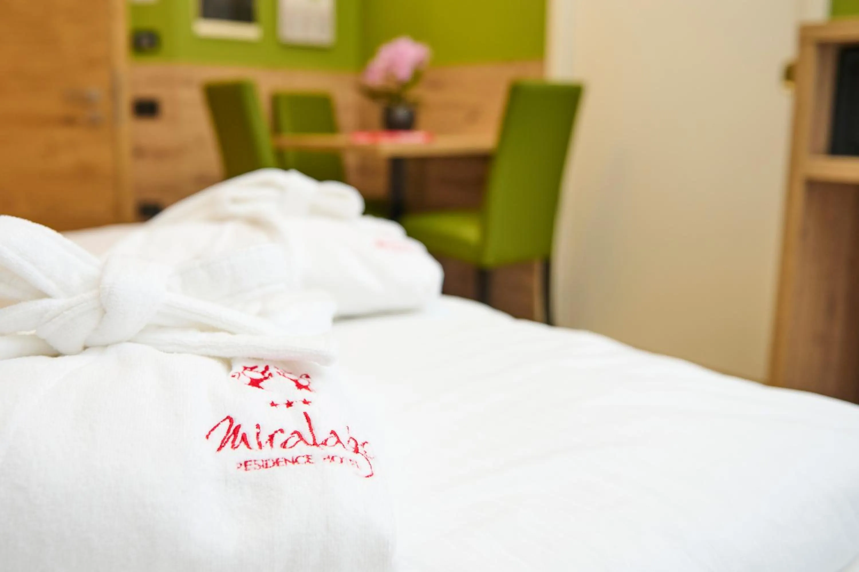 Decorative detail, Bed in Residence Hotel Miralago