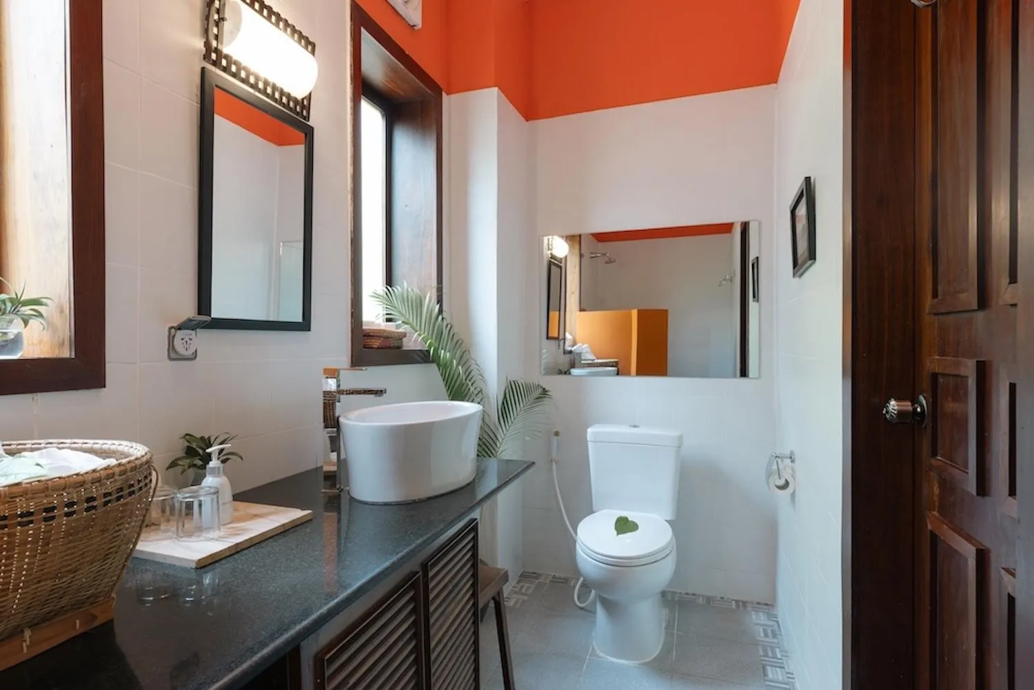 Toilet in Maisons Wat Kor