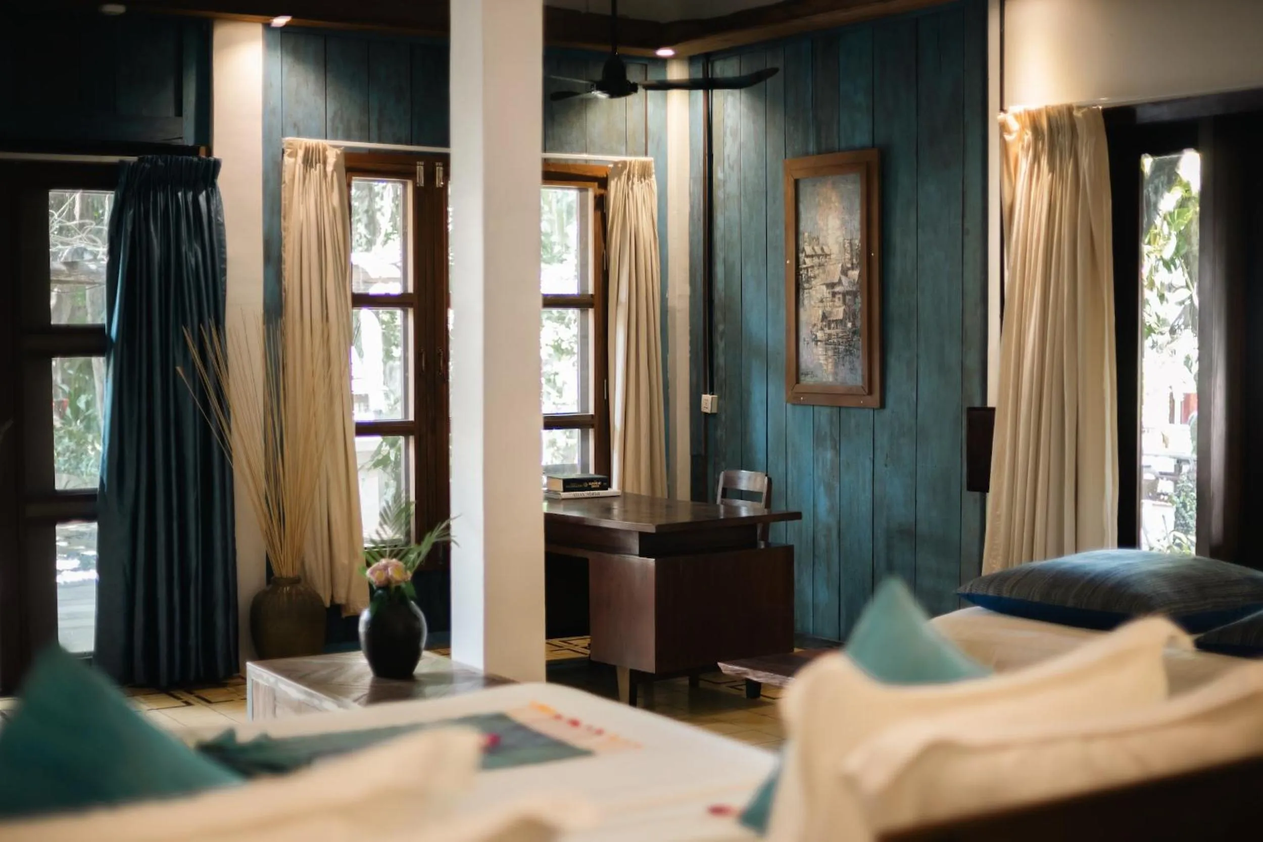 Balcony/Terrace, Bed in Maisons Wat Kor