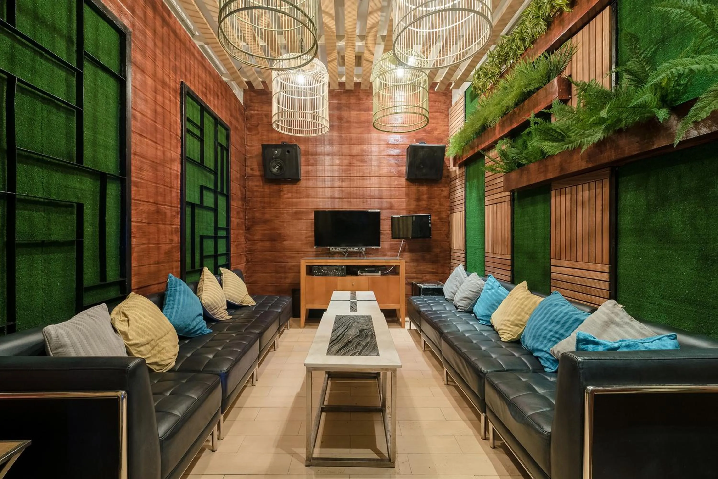 Entertainment, Seating Area in Hin Nam Sai Suay