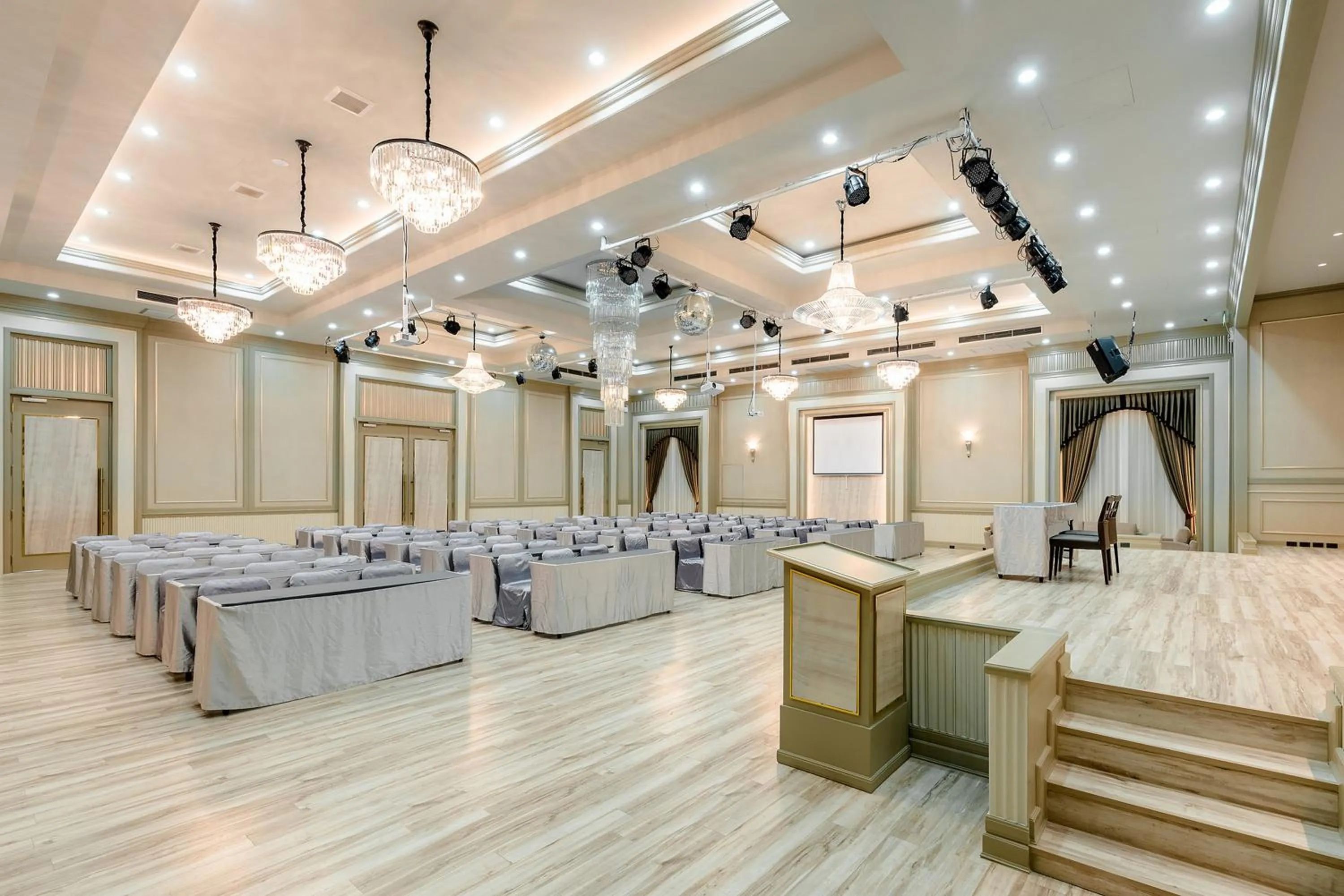 Meeting/conference room in Hin Nam Sai Suay