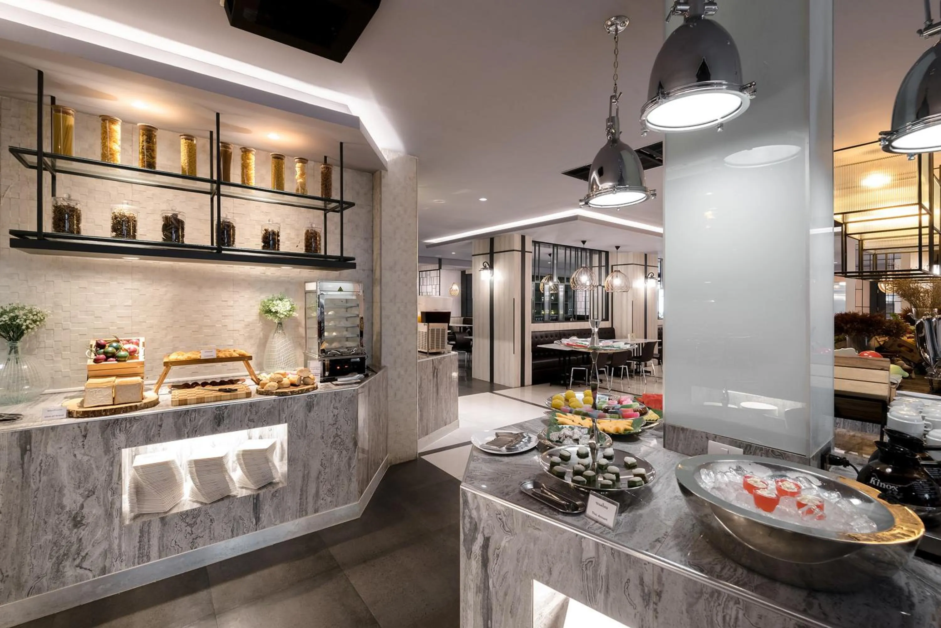 Buffet breakfast in Hin Nam Sai Suay