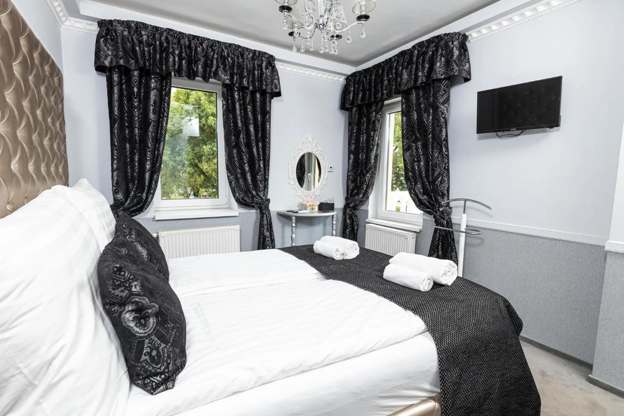 Photo of the whole room in Palazzo