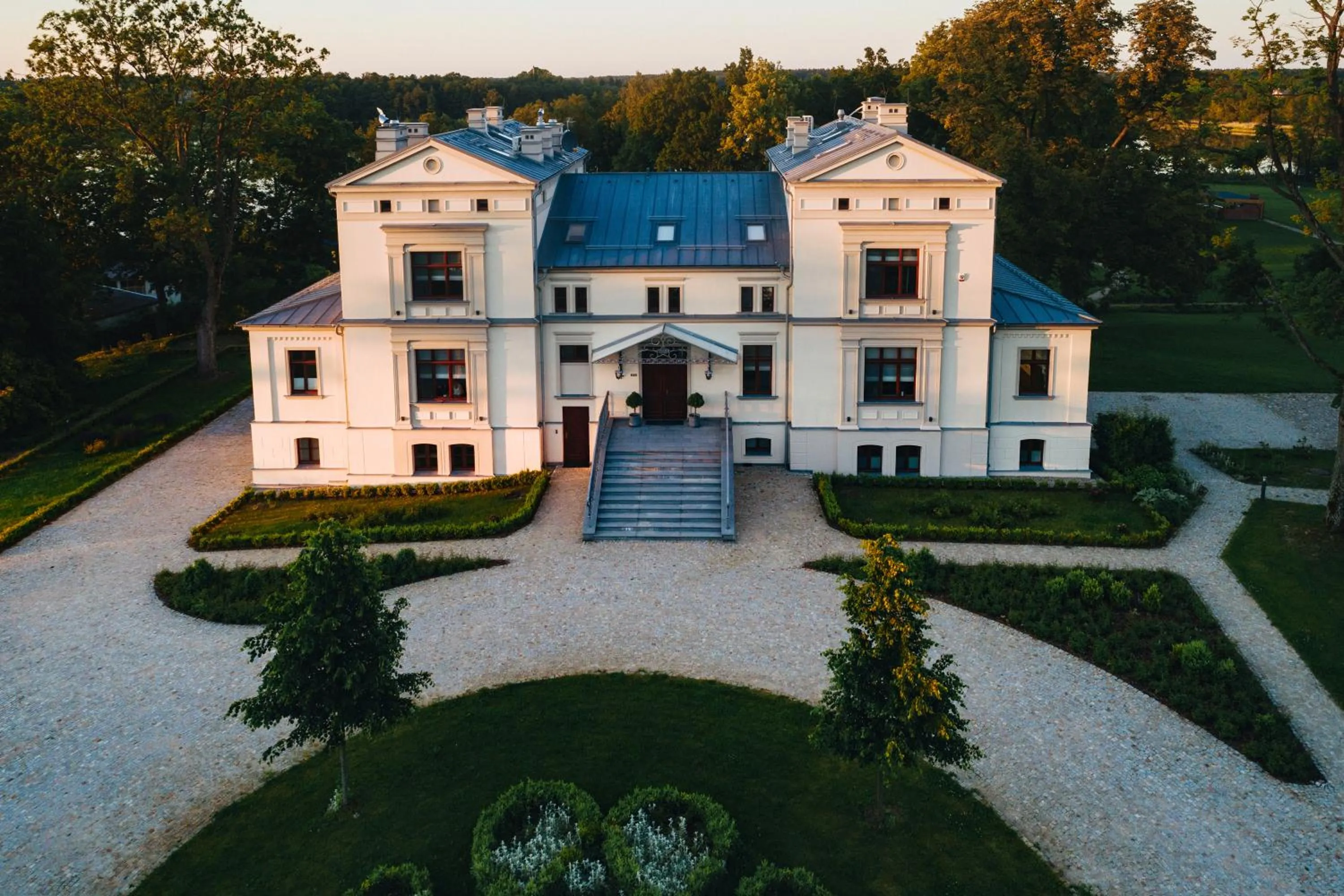 Property building in Pałac Warlity