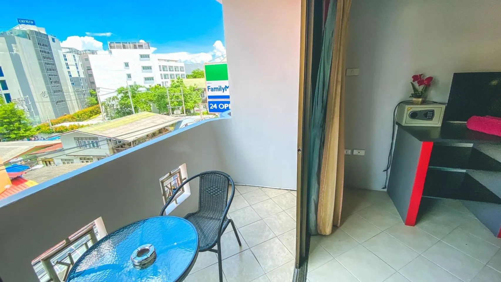 Balcony/Terrace in Robin's Nest Guesthouse & Restaurant