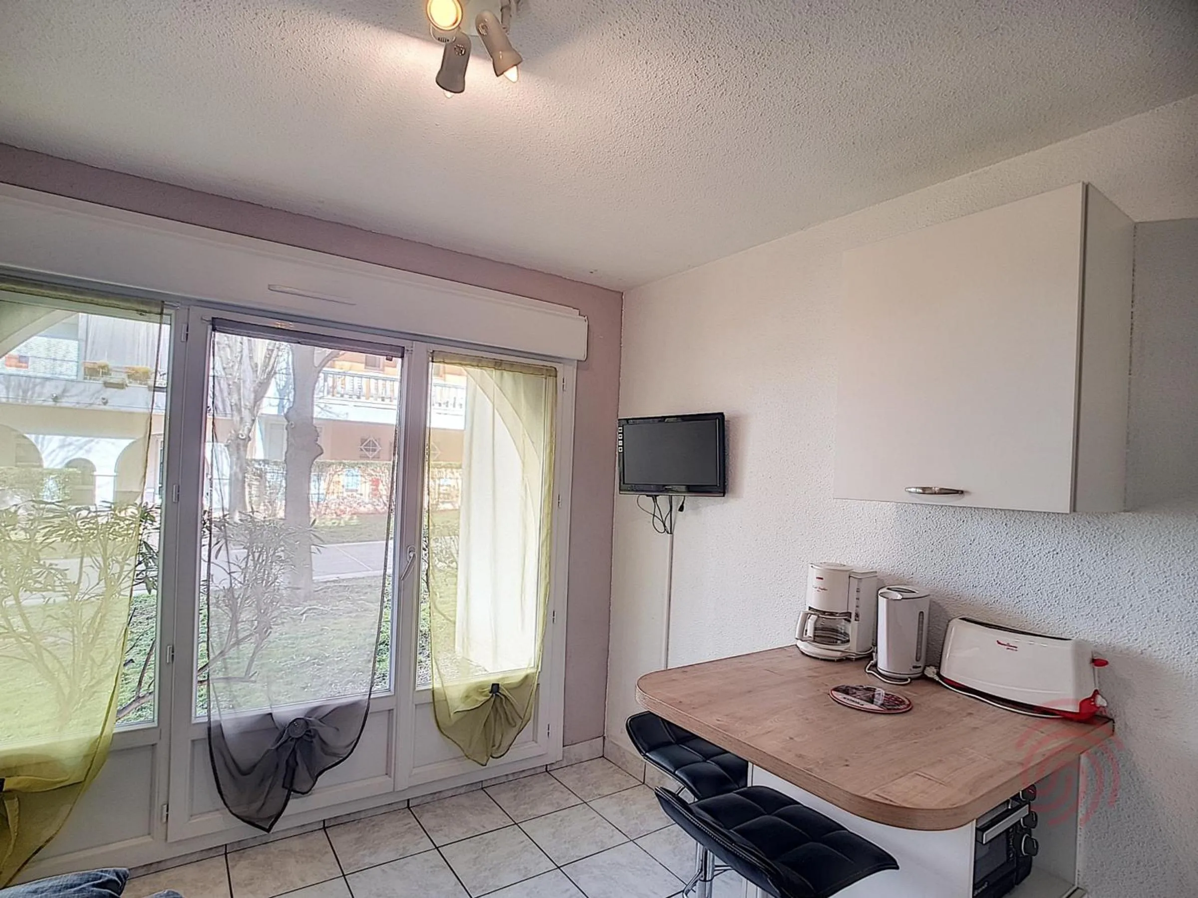 Studio rénové, proche centre-ville et thermes, avec jardin, WIFI, animaux acceptés - FR-1-451-62