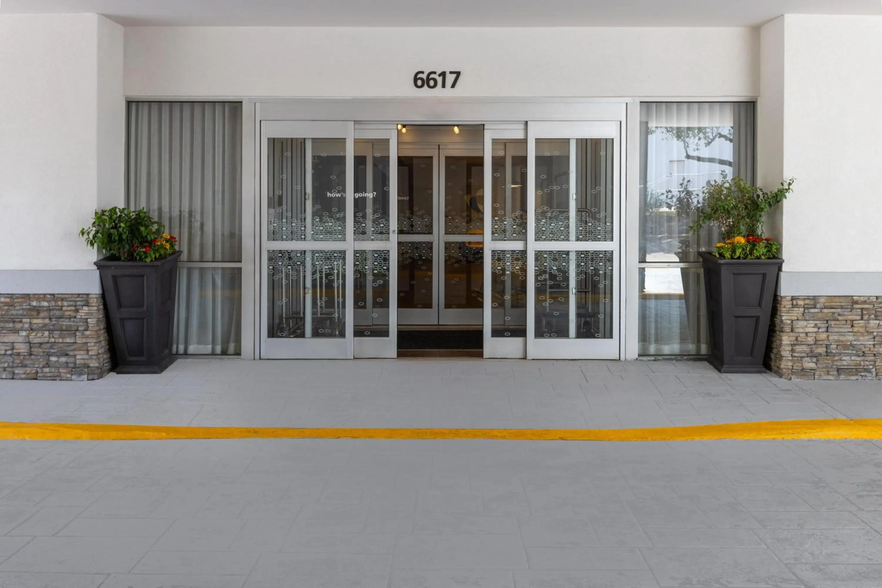 Property building in Hampton Inn Baltimore/Glen Burnie