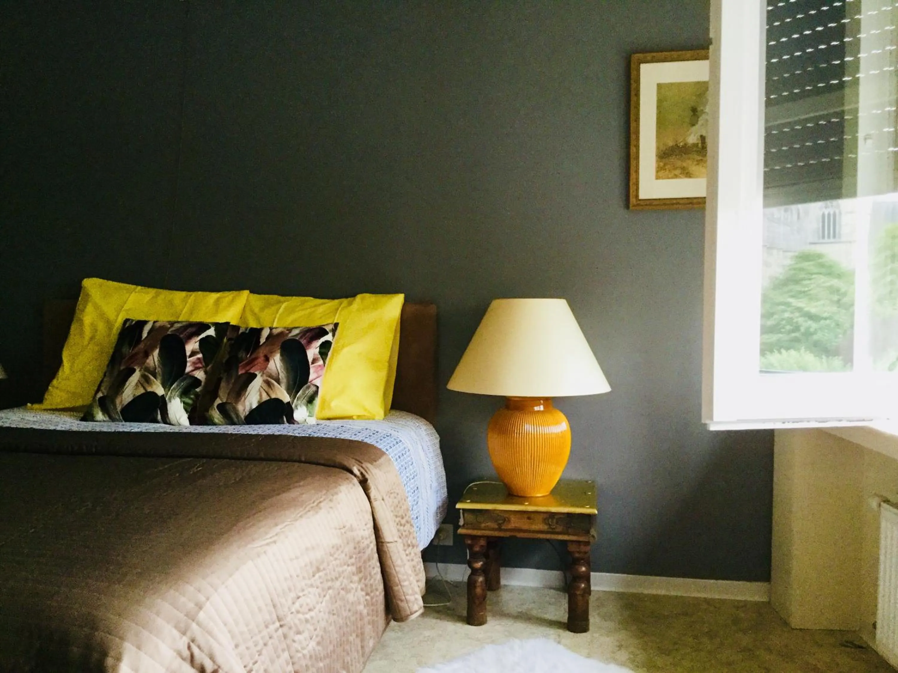 Bed in B&B East&West