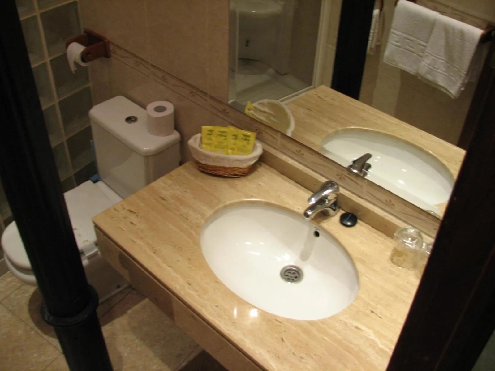 Bathroom in Hotel Nacional Melilla