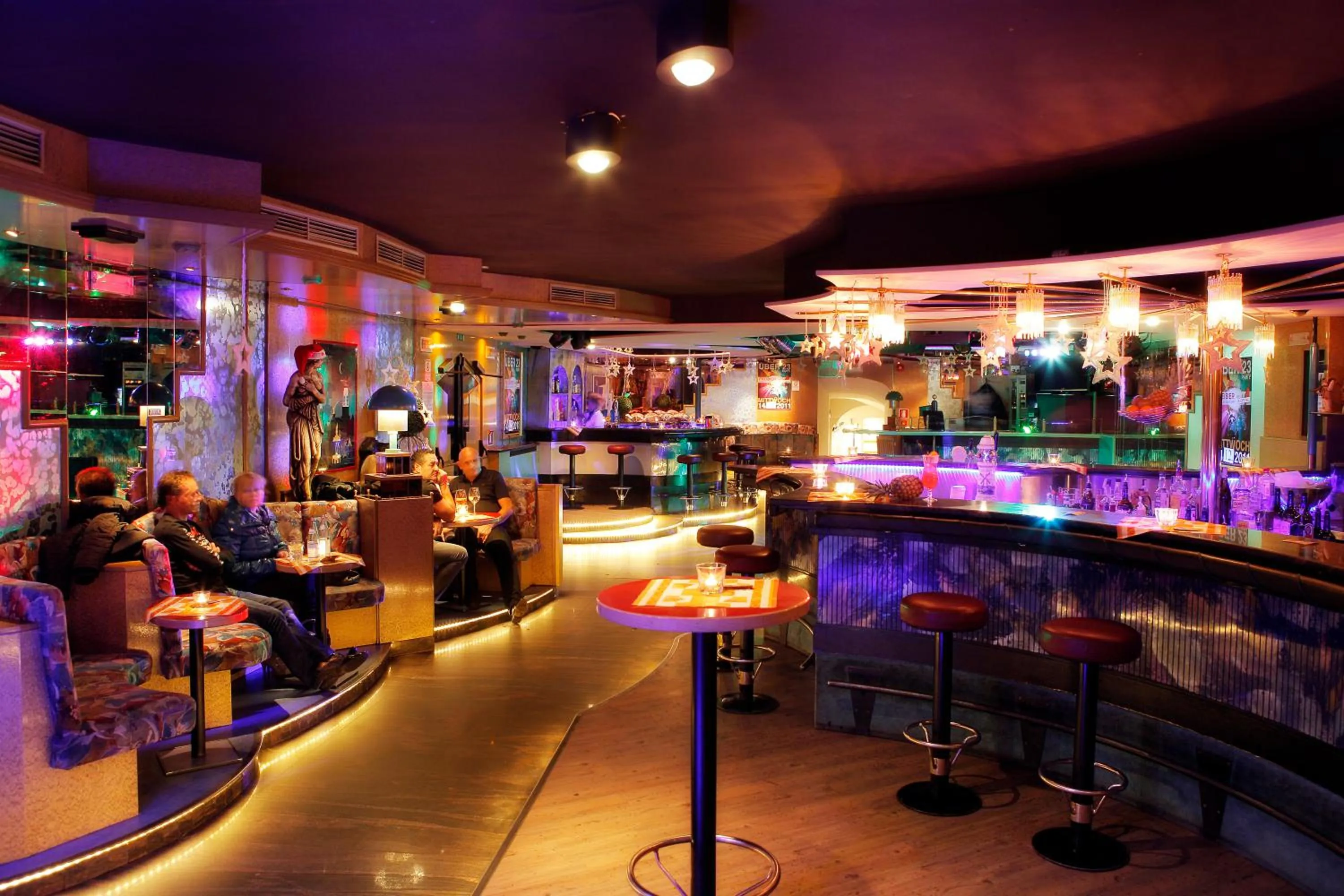 Nightclub / DJ in Hotel Walther v.d. Vogelweide Superior