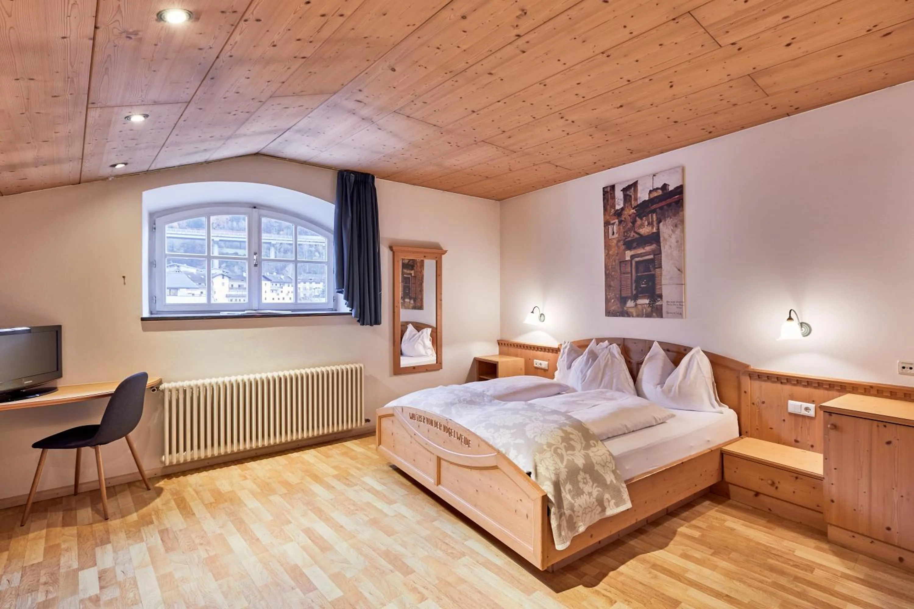 Bed in Hotel Walther v.d. Vogelweide Superior