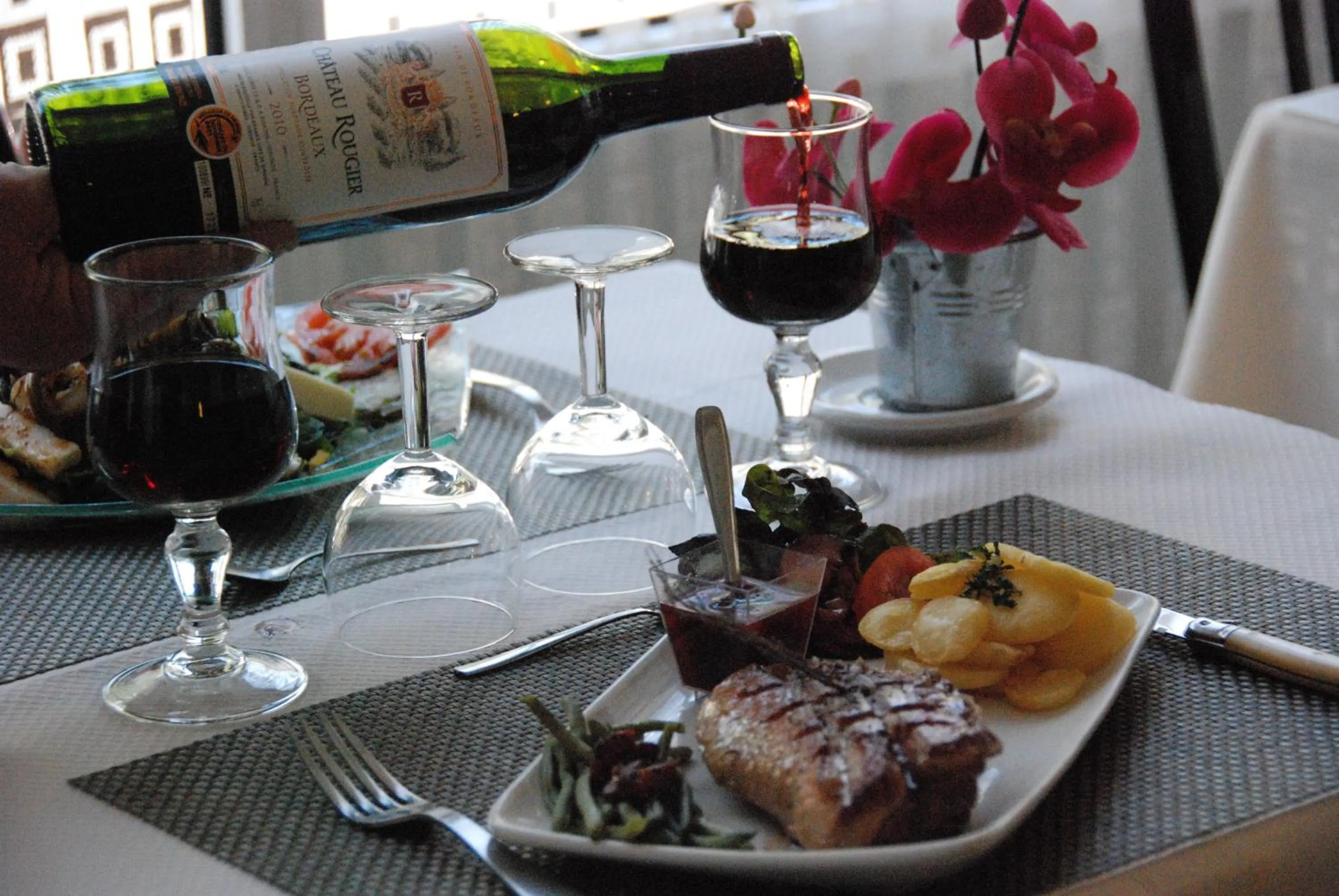 Food in Hôtel Acropolis - Lourdes